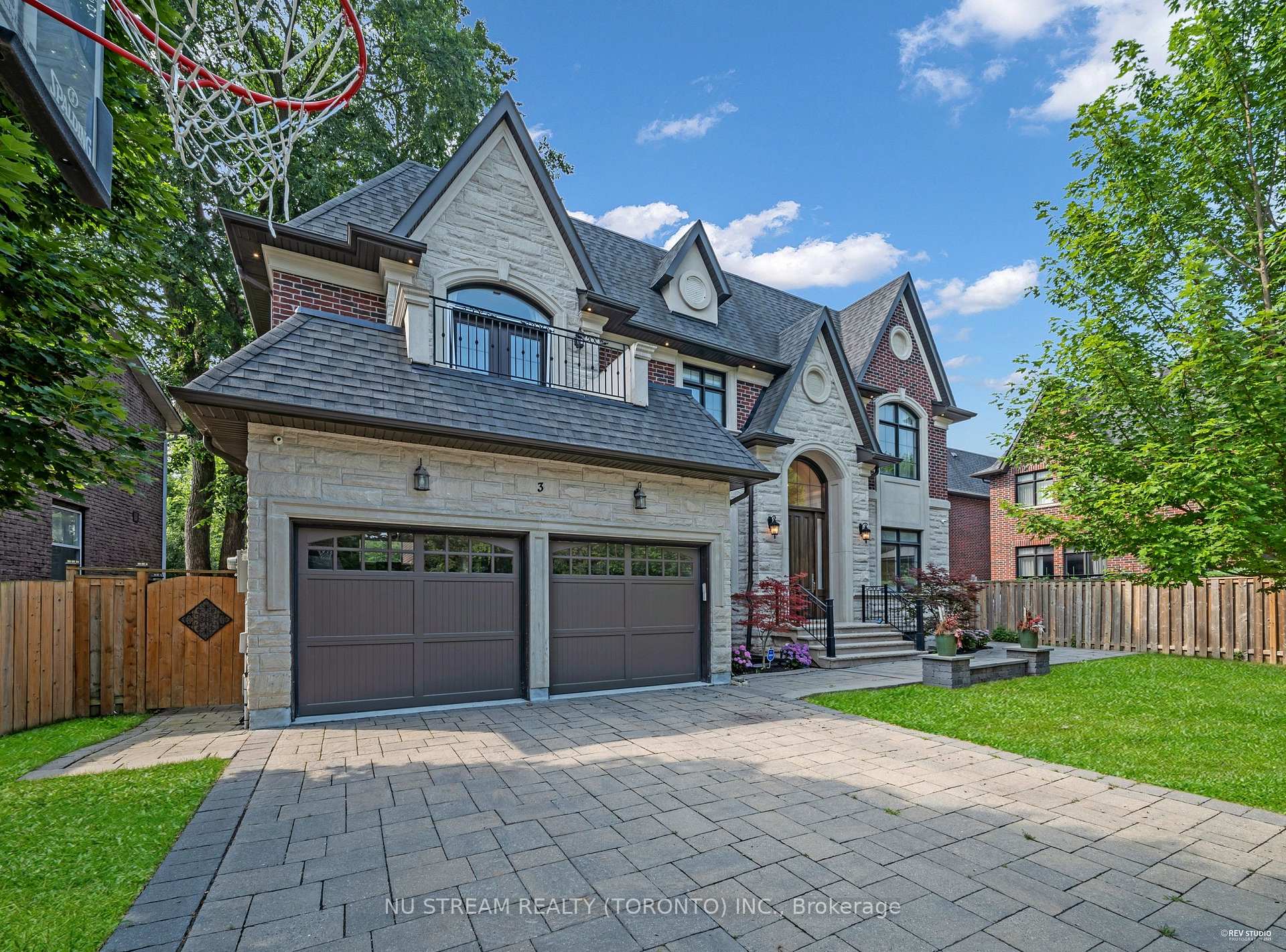 Photo 2 of 3 Greentree Road, Markham, Unionville — HOMEH