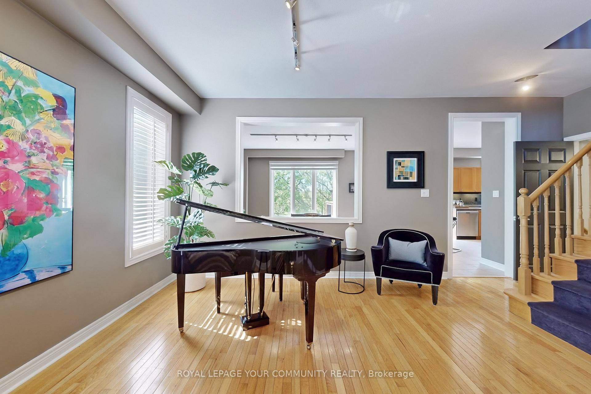 Photo 6 of 34 Willard Hunt Court, King, Schomberg — HOMEH