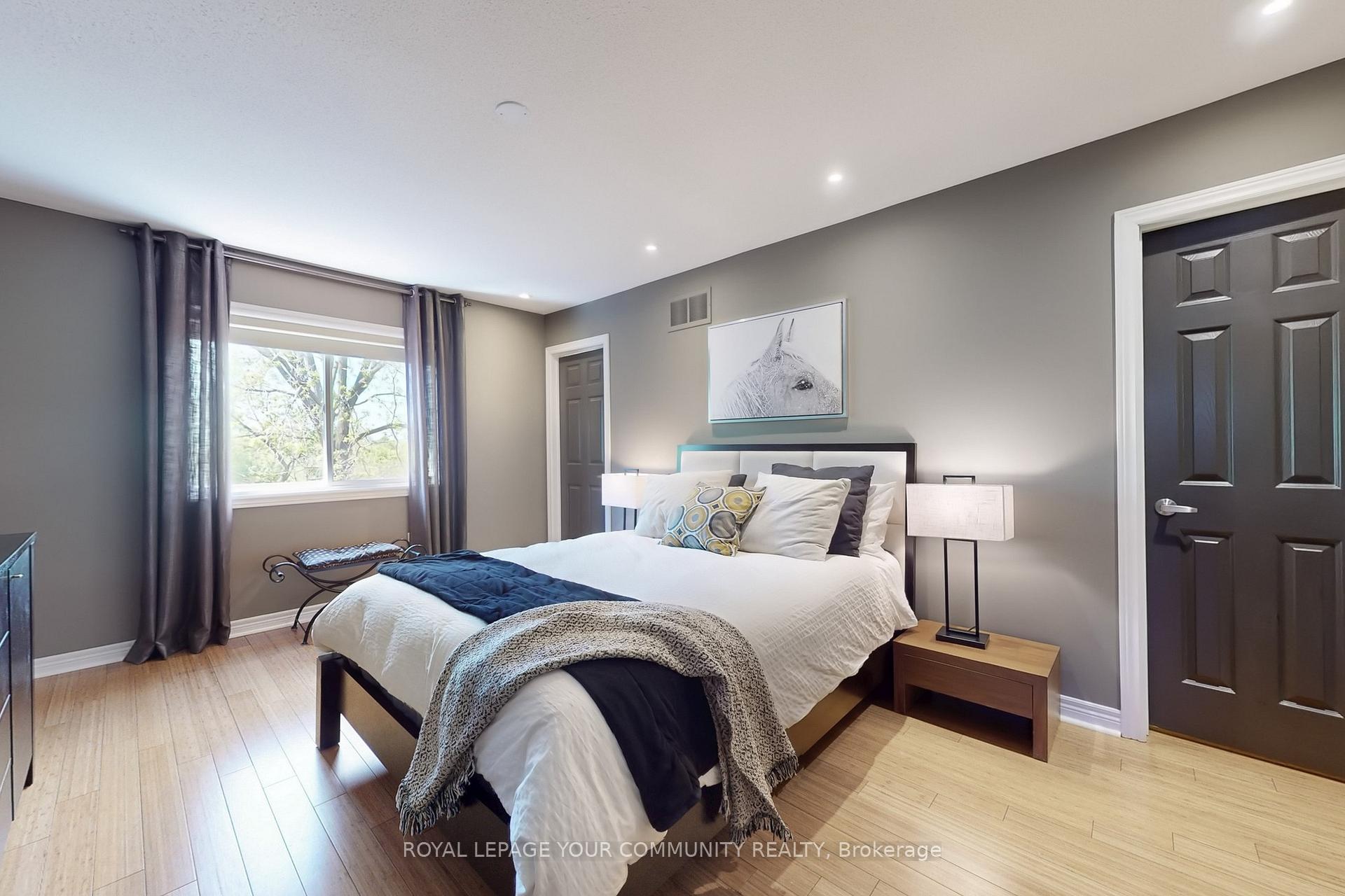 Photo 21 of 34 Willard Hunt Court, King, Schomberg — HOMEH