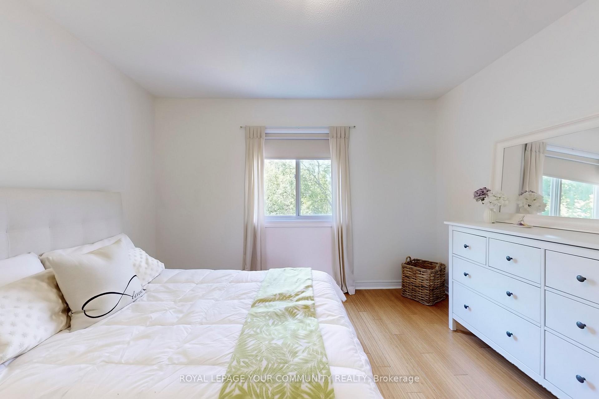Photo 24 of 34 Willard Hunt Court, King, Schomberg — HOMEH