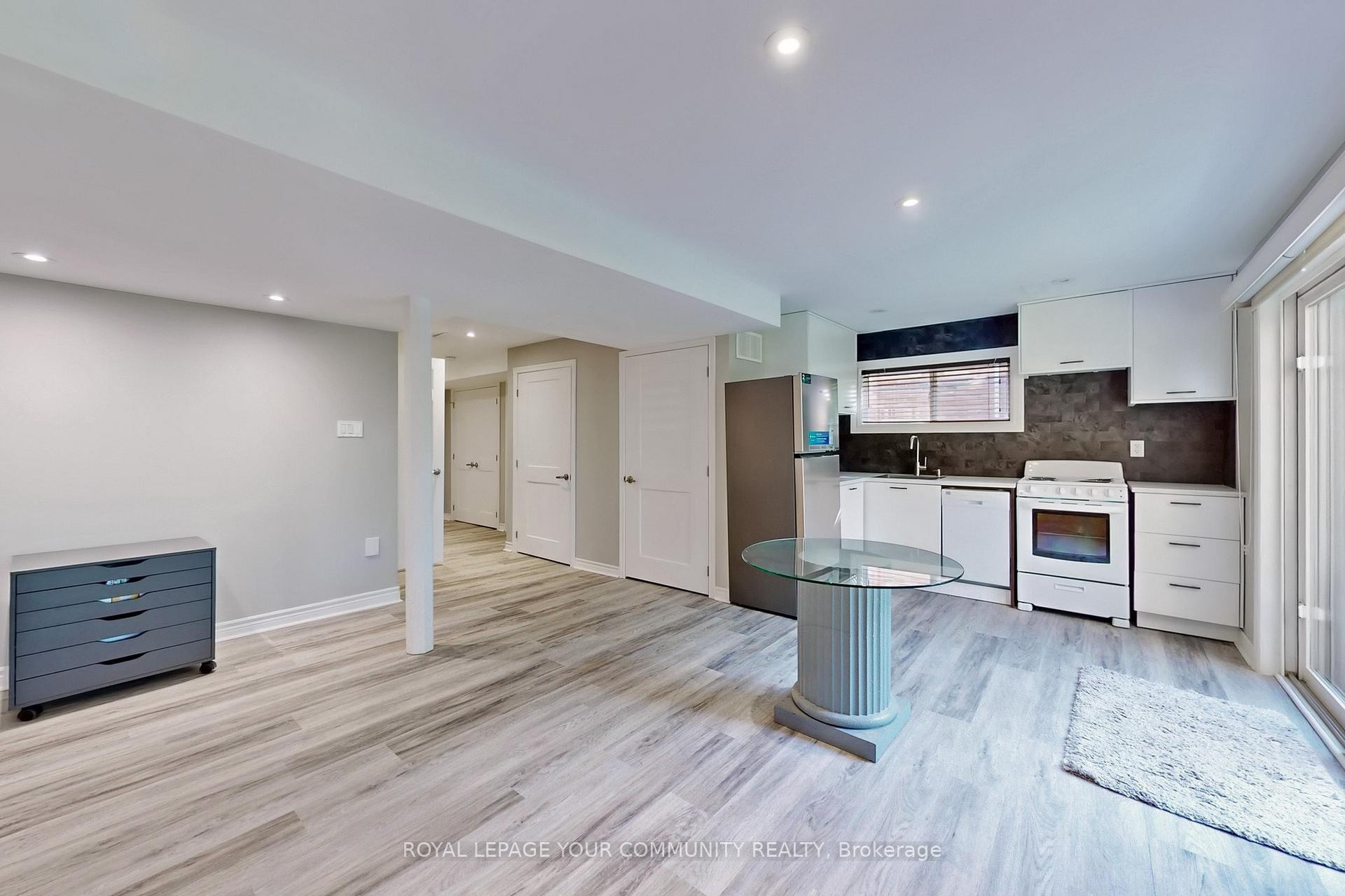 Photo 30 of 34 Willard Hunt Court, King, Schomberg — HOMEH