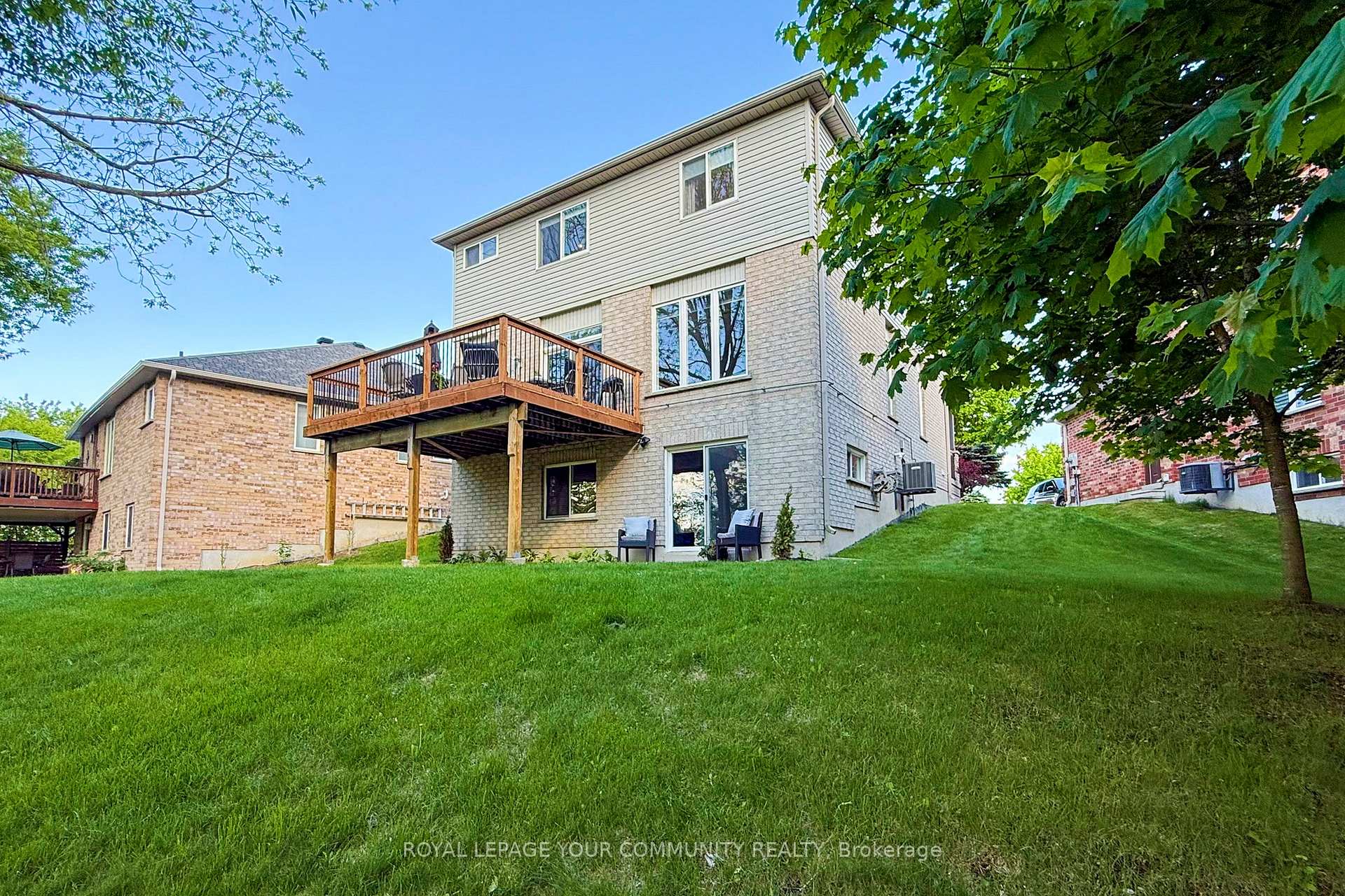 Photo 37 of 34 Willard Hunt Court, King, Schomberg — HOMEH