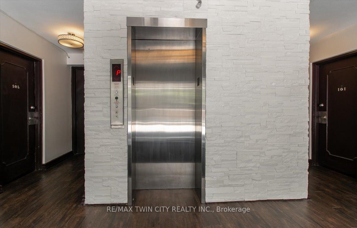 Photo 4 of Unit PENTHOUSE, 200 Charlton Avenue, Hamilton, Corktown — HOMEH