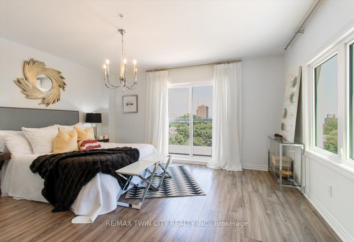 Photo 13 of Unit PENTHOUSE, 200 Charlton Avenue, Hamilton, Corktown — HOMEH