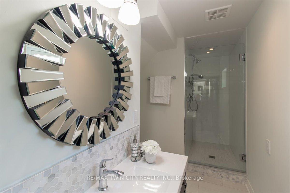 Photo 15 of Unit PENTHOUSE, 200 Charlton Avenue, Hamilton, Corktown — HOMEH