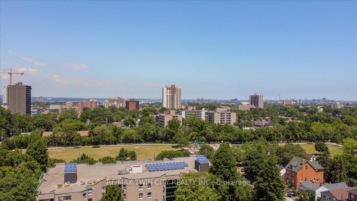Photo 21 of Unit PENTHOUSE, 200 Charlton Avenue, Hamilton, Corktown — HOMEH