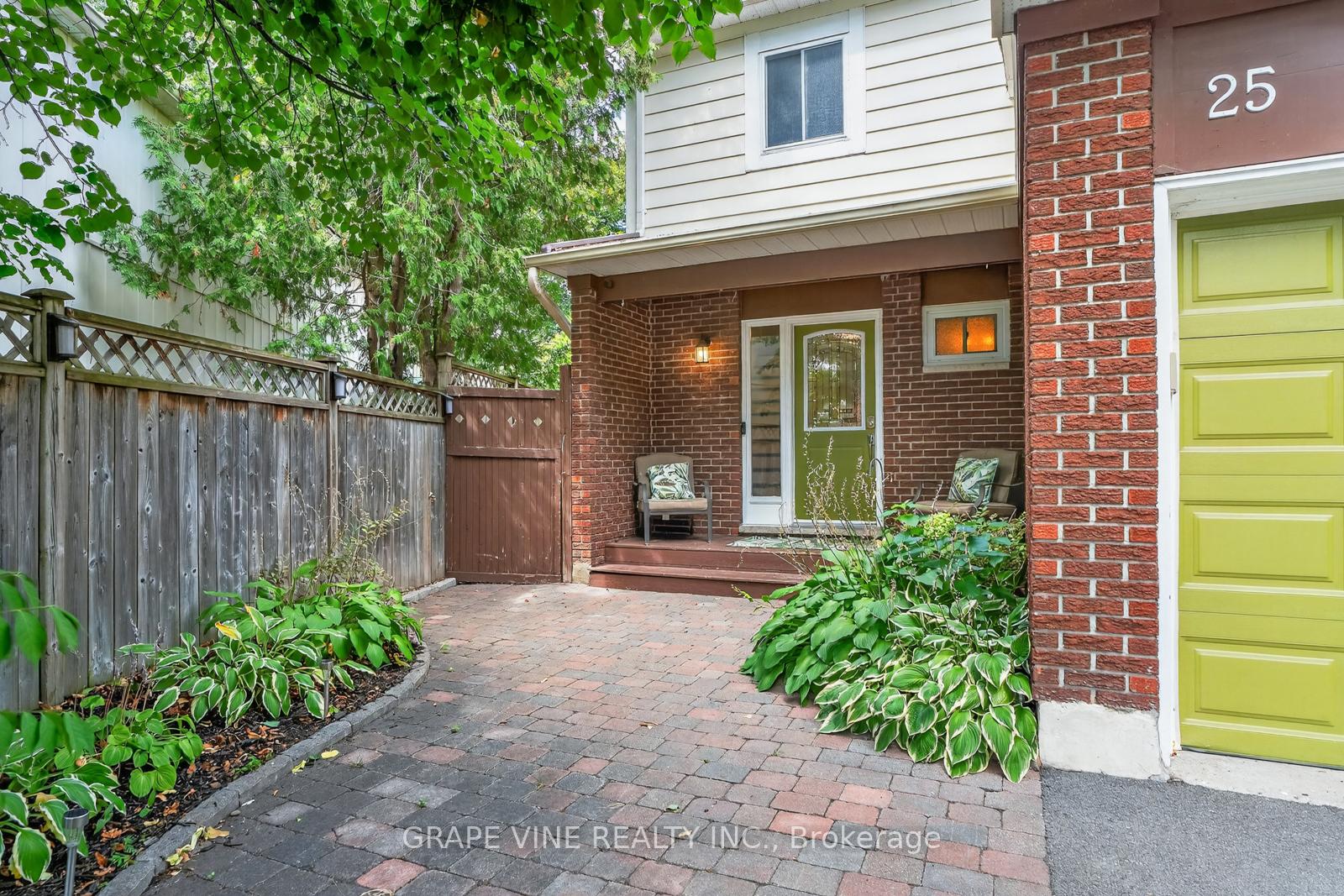 Photo 3 of 25 Pacer Place, Ottawa, Kanata - Bridlewood — HOMEH