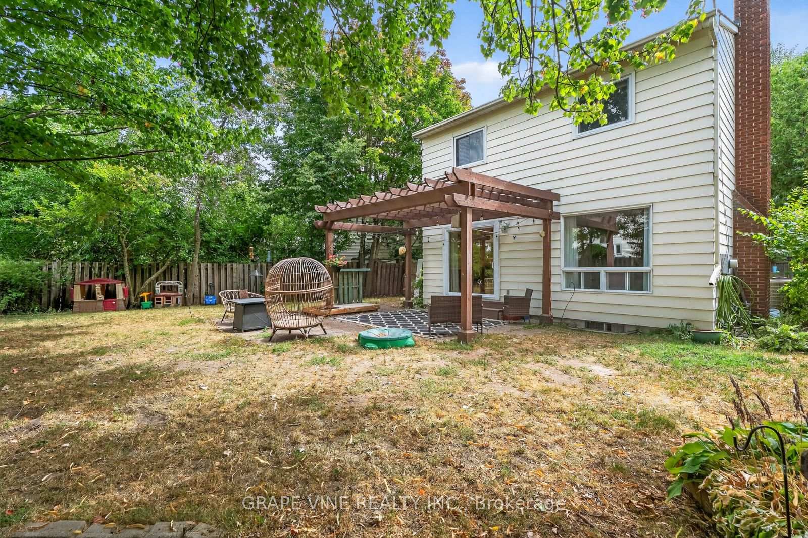 Photo 5 of 25 Pacer Place, Ottawa, Kanata - Bridlewood — HOMEH