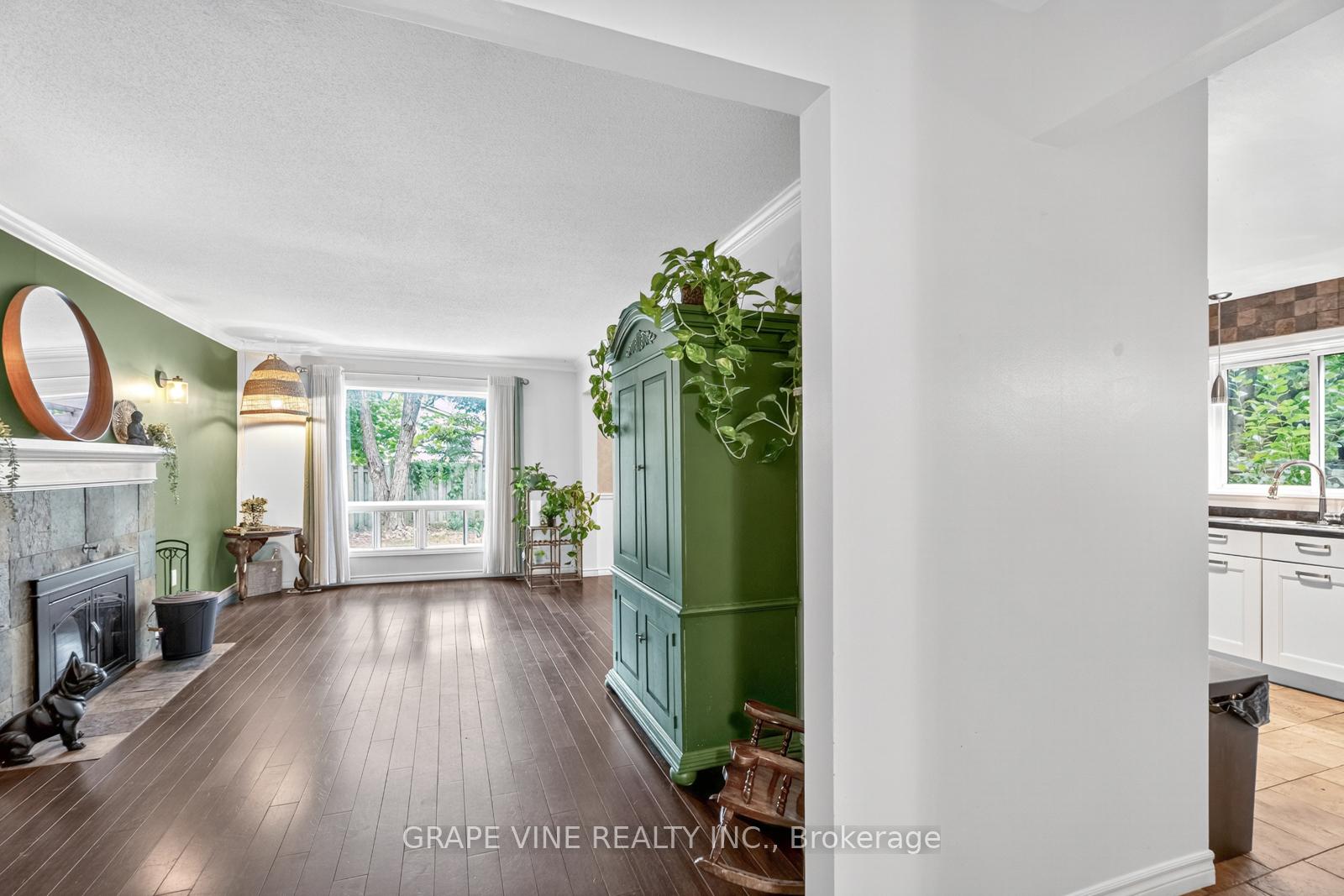 Photo 9 of 25 Pacer Place, Ottawa, Kanata - Bridlewood — HOMEH
