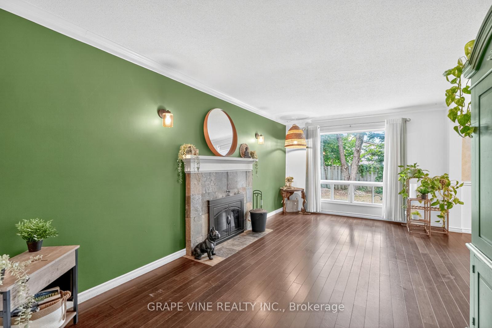 Photo 10 of 25 Pacer Place, Ottawa, Kanata - Bridlewood — HOMEH