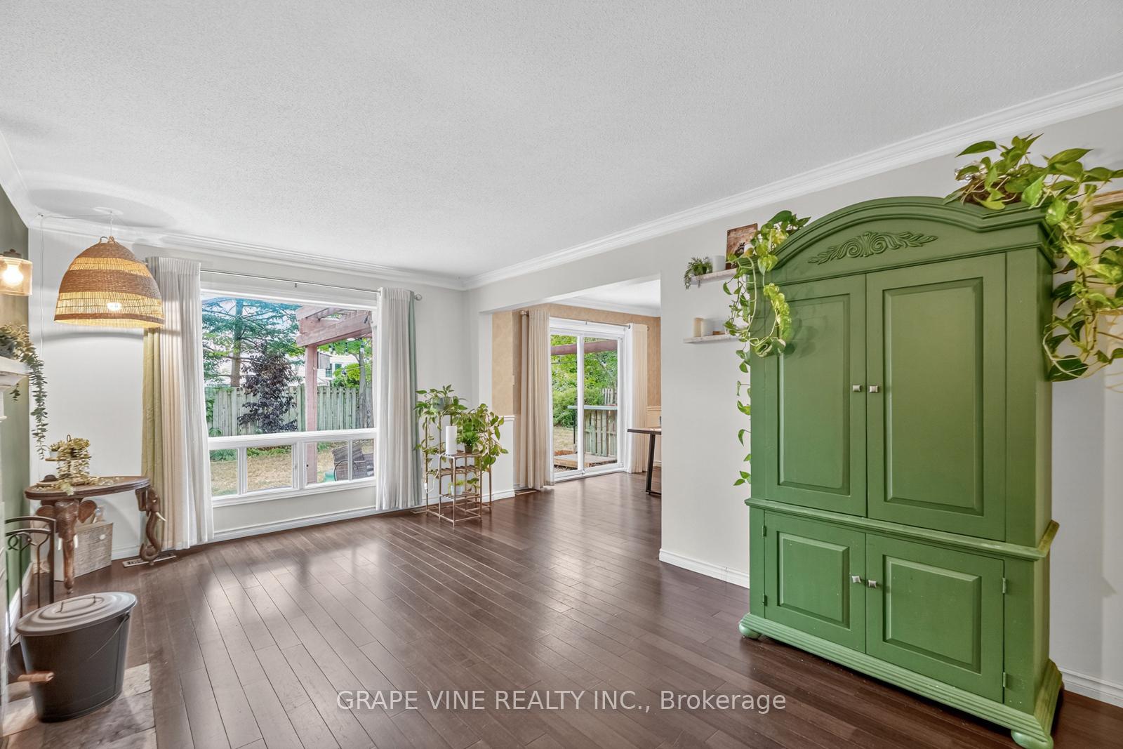 Photo 11 of 25 Pacer Place, Ottawa, Kanata - Bridlewood — HOMEH