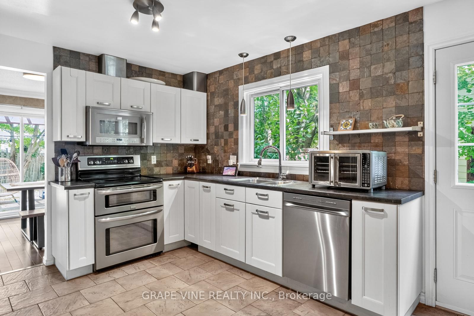 Photo 18 of 25 Pacer Place, Ottawa, Kanata - Bridlewood — HOMEH