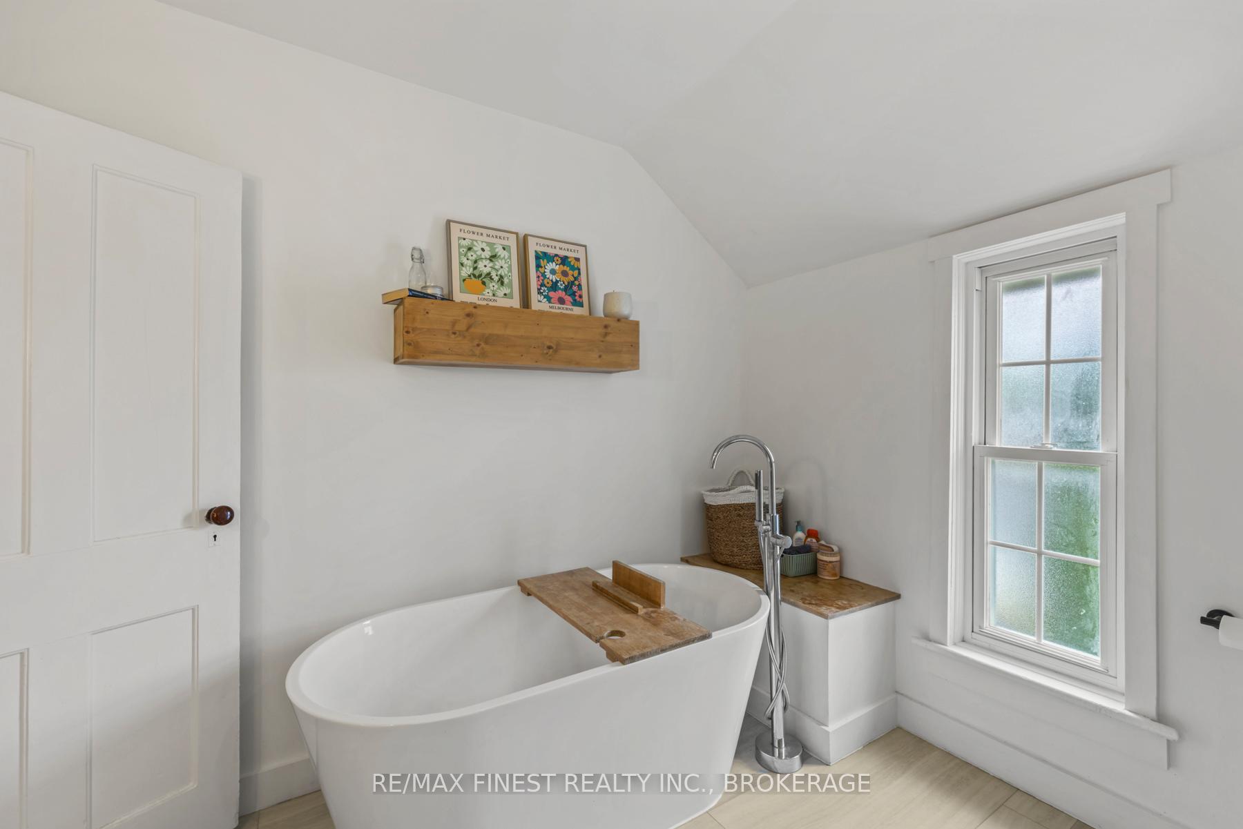 Photo 36 of 386 Queen Street, Loyalist, Bath — HOMEH
