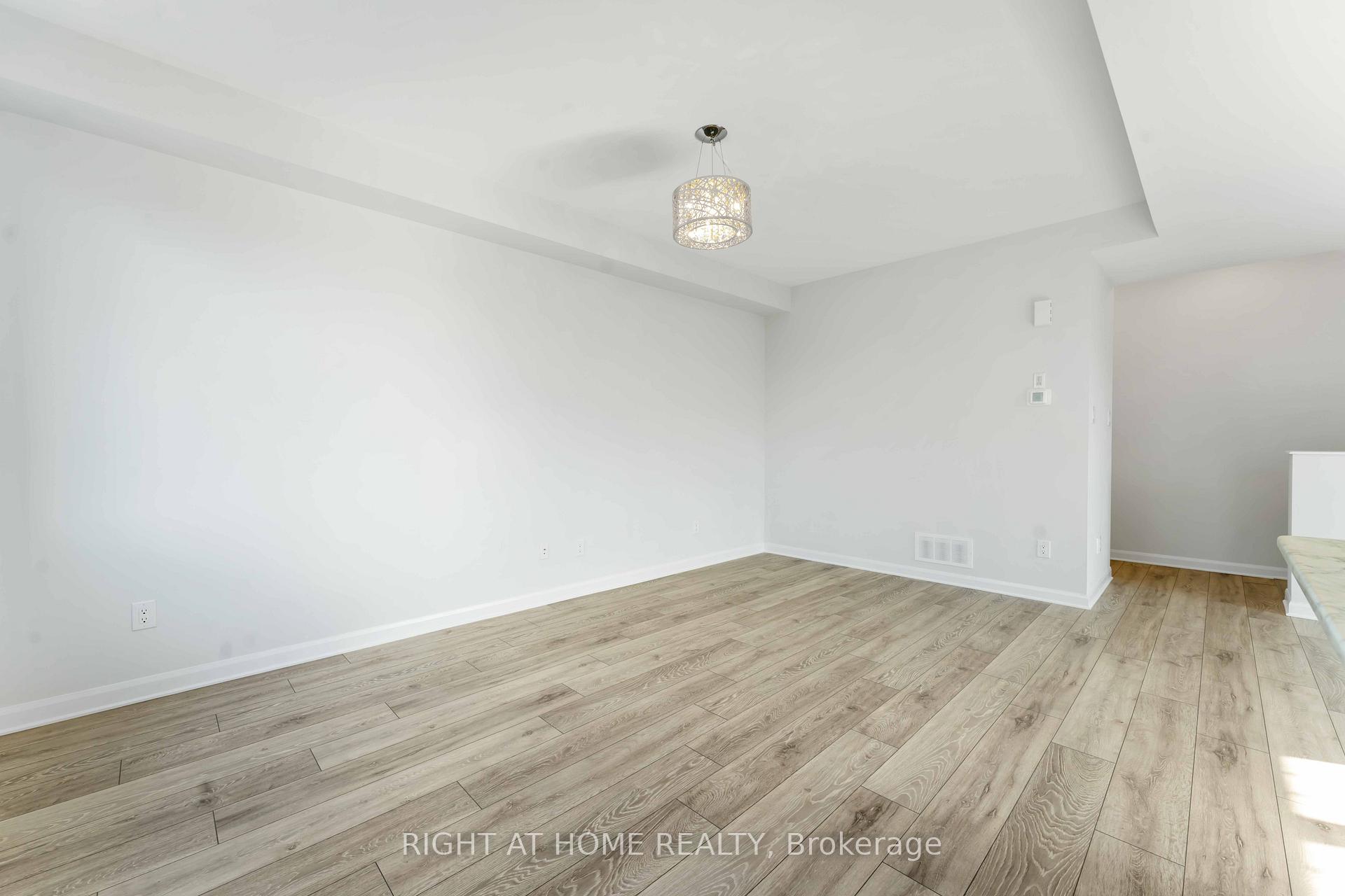 Photo 13 of 214 Attwell Private, Ottawa, Kanata - Morgan's Grant/South March — HOMEH