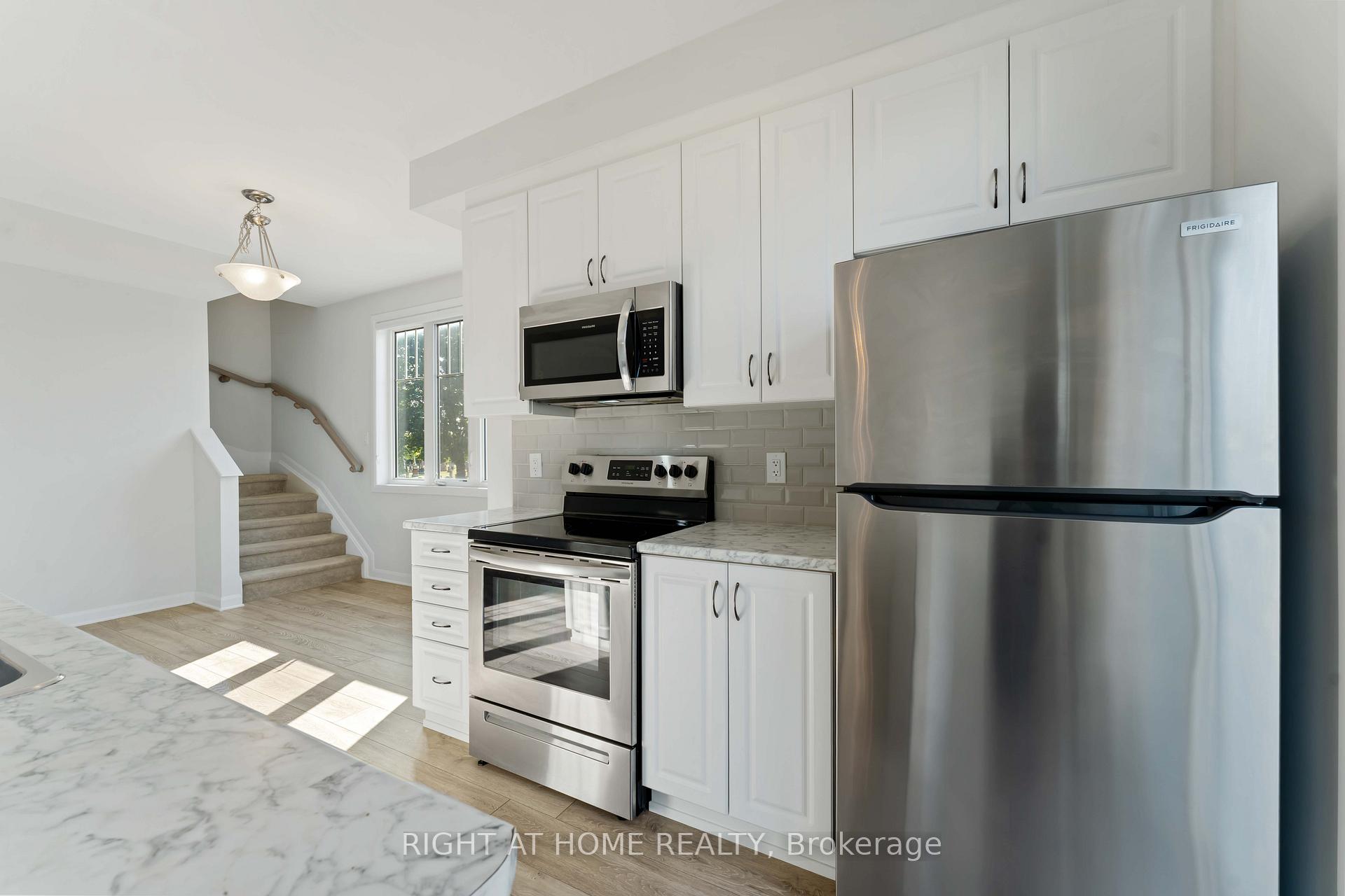 Photo 14 of 214 Attwell Private, Ottawa, Kanata - Morgan's Grant/South March — HOMEH