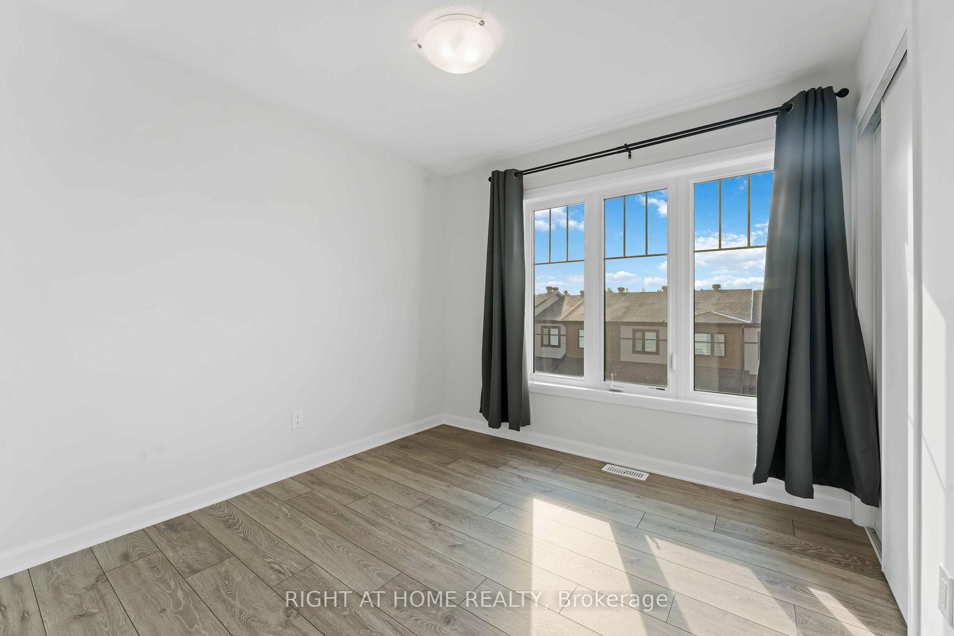 Photo 20 of 214 Attwell Private, Ottawa, Kanata - Morgan's Grant/South March — HOMEH