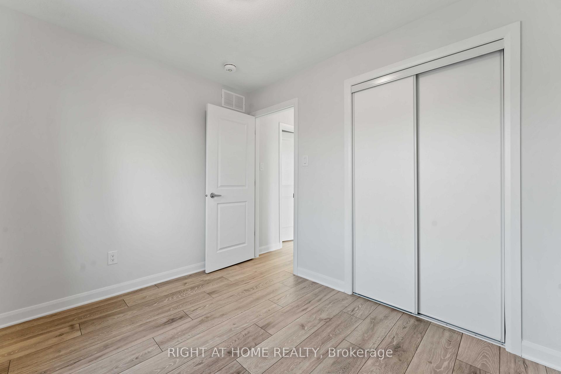 Photo 22 of 214 Attwell Private, Ottawa, Kanata - Morgan's Grant/South March — HOMEH