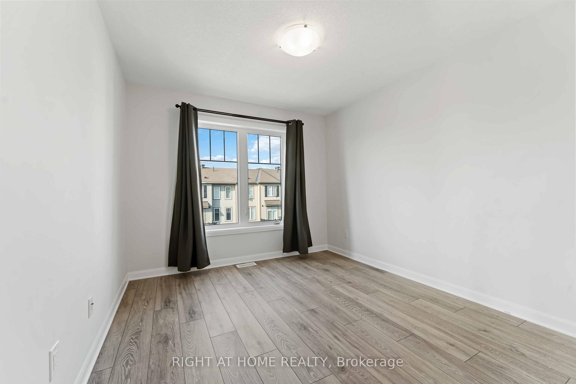 Photo 23 of 214 Attwell Private, Ottawa, Kanata - Morgan's Grant/South March — HOMEH