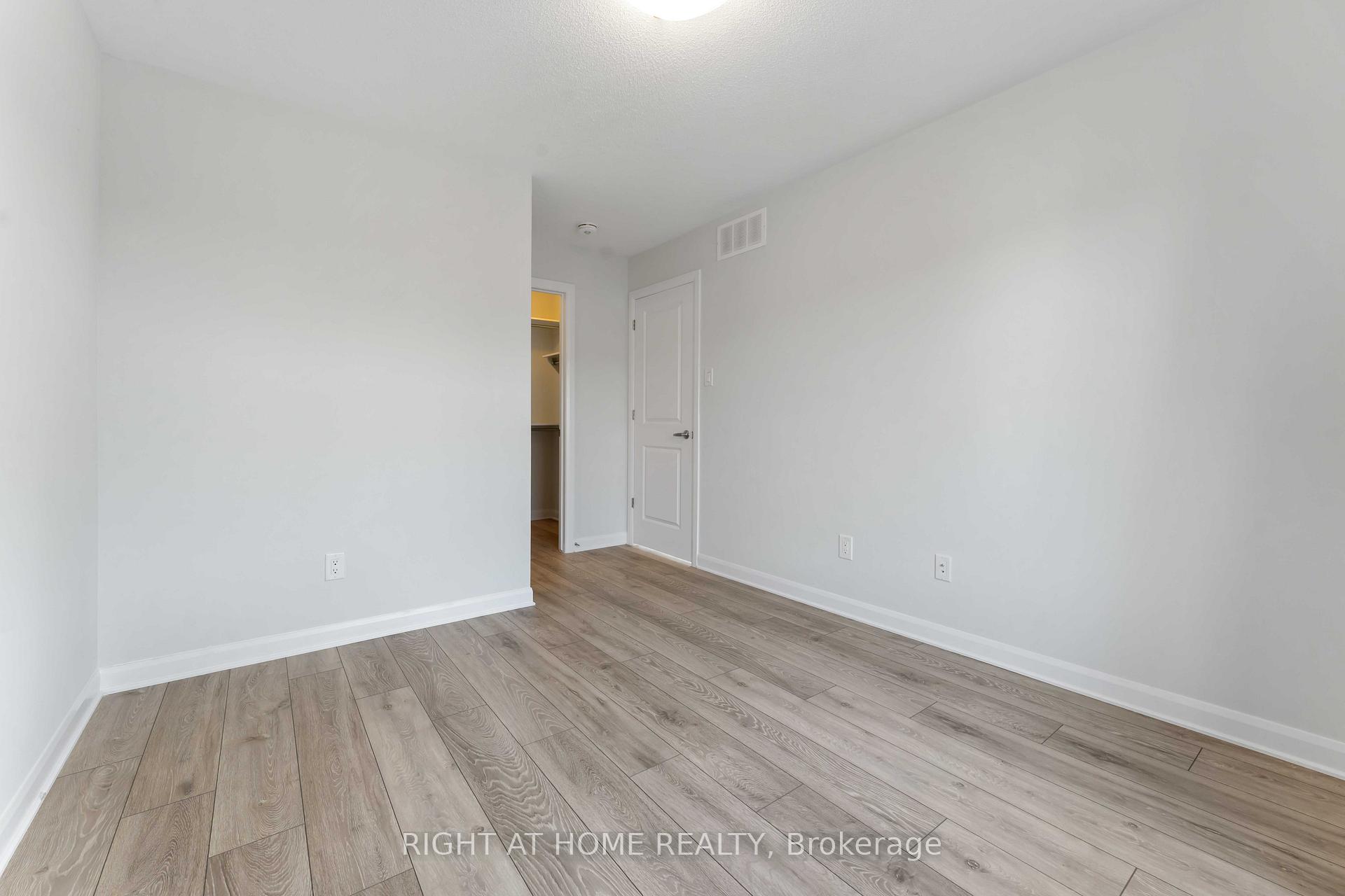 Photo 24 of 214 Attwell Private, Ottawa, Kanata - Morgan's Grant/South March — HOMEH