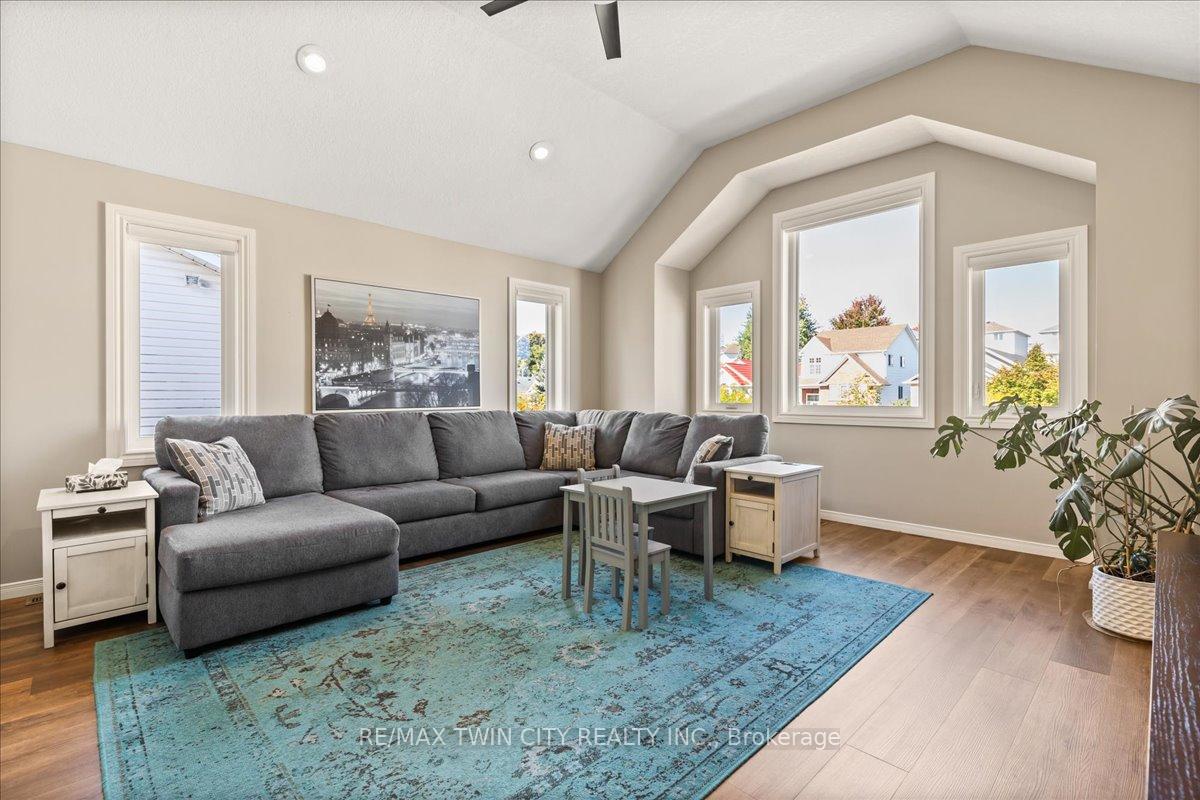 Photo 12 of 476 Hidden Creek Drive, Kitchener, Highland West — HOMEH
