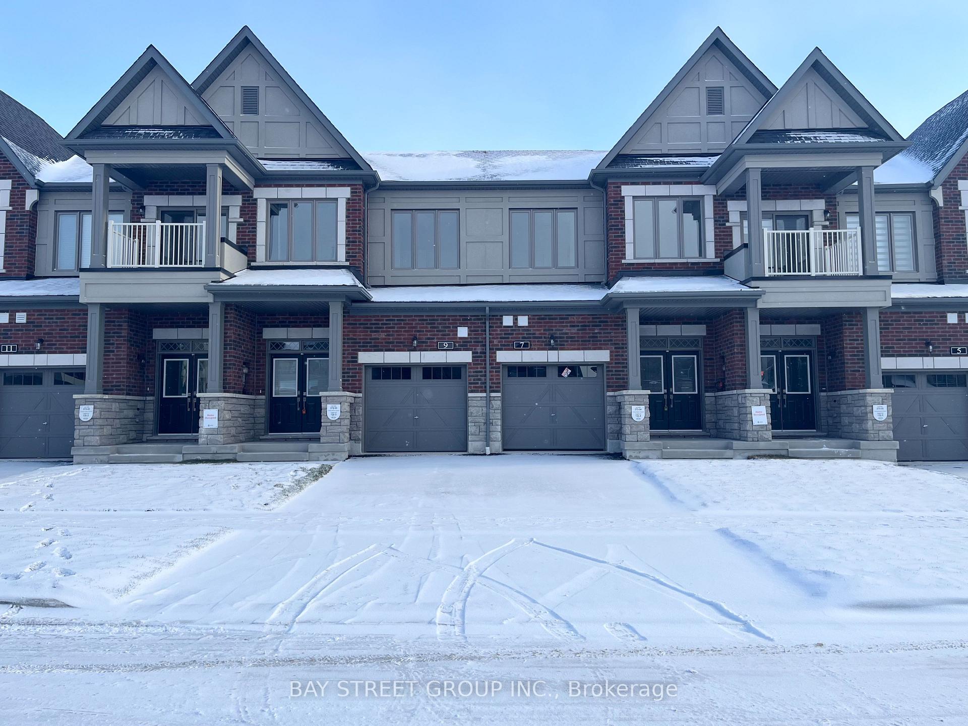 Photo 2 of 5 Harvey Bunker Crescent, Markham, Angus Glen — HOMEH