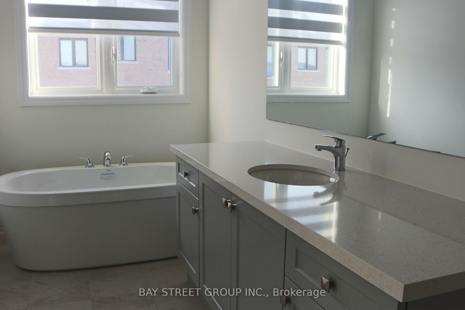 Photo 6 of 5 Harvey Bunker Crescent, Markham, Angus Glen — HOMEH