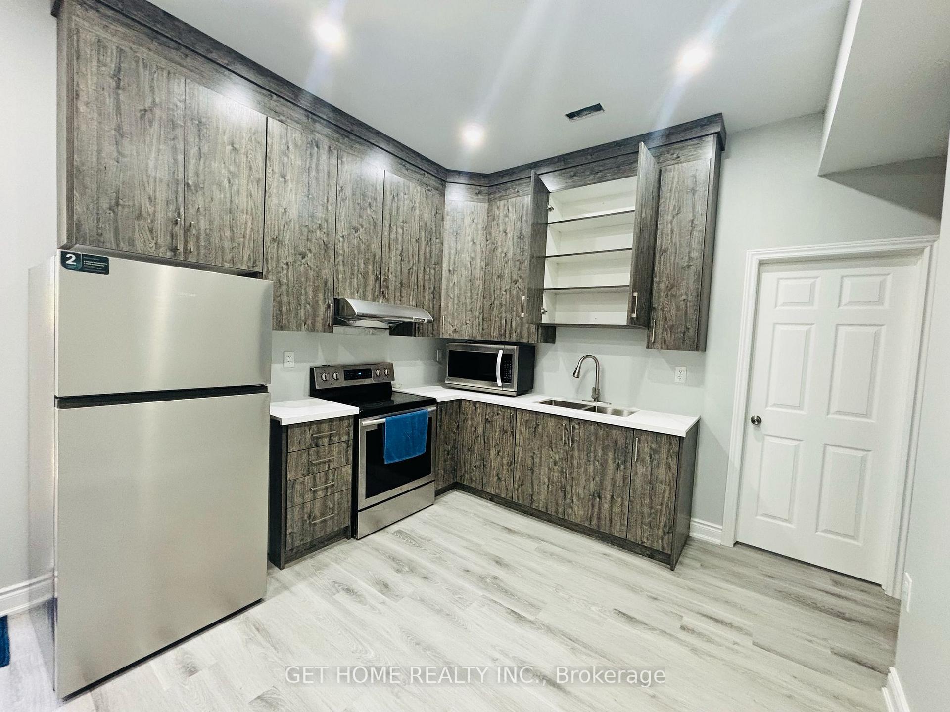 Photo 1 of 34 West Oak Trail, Kitchener, Rosenburg — HOMEH