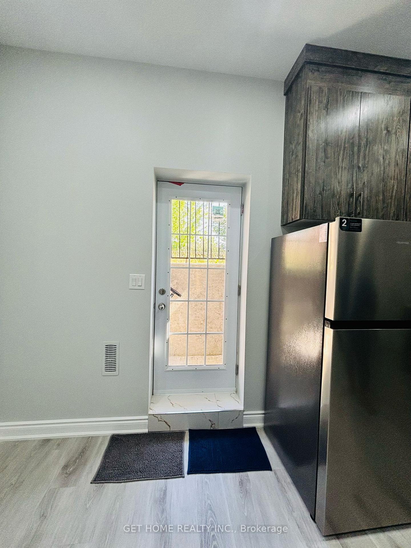 Photo 19 of 34 West Oak Trail, Kitchener, Rosenburg — HOMEH