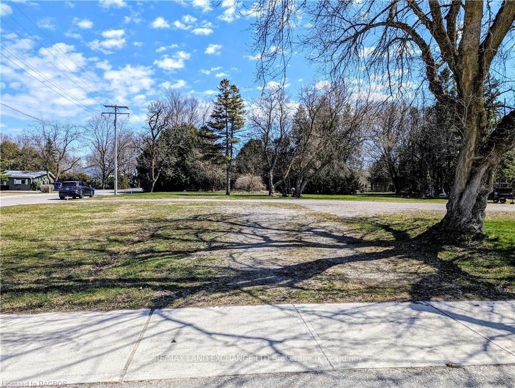 Photo 3 of 60 Ross Street, Kincardine — HOMEH