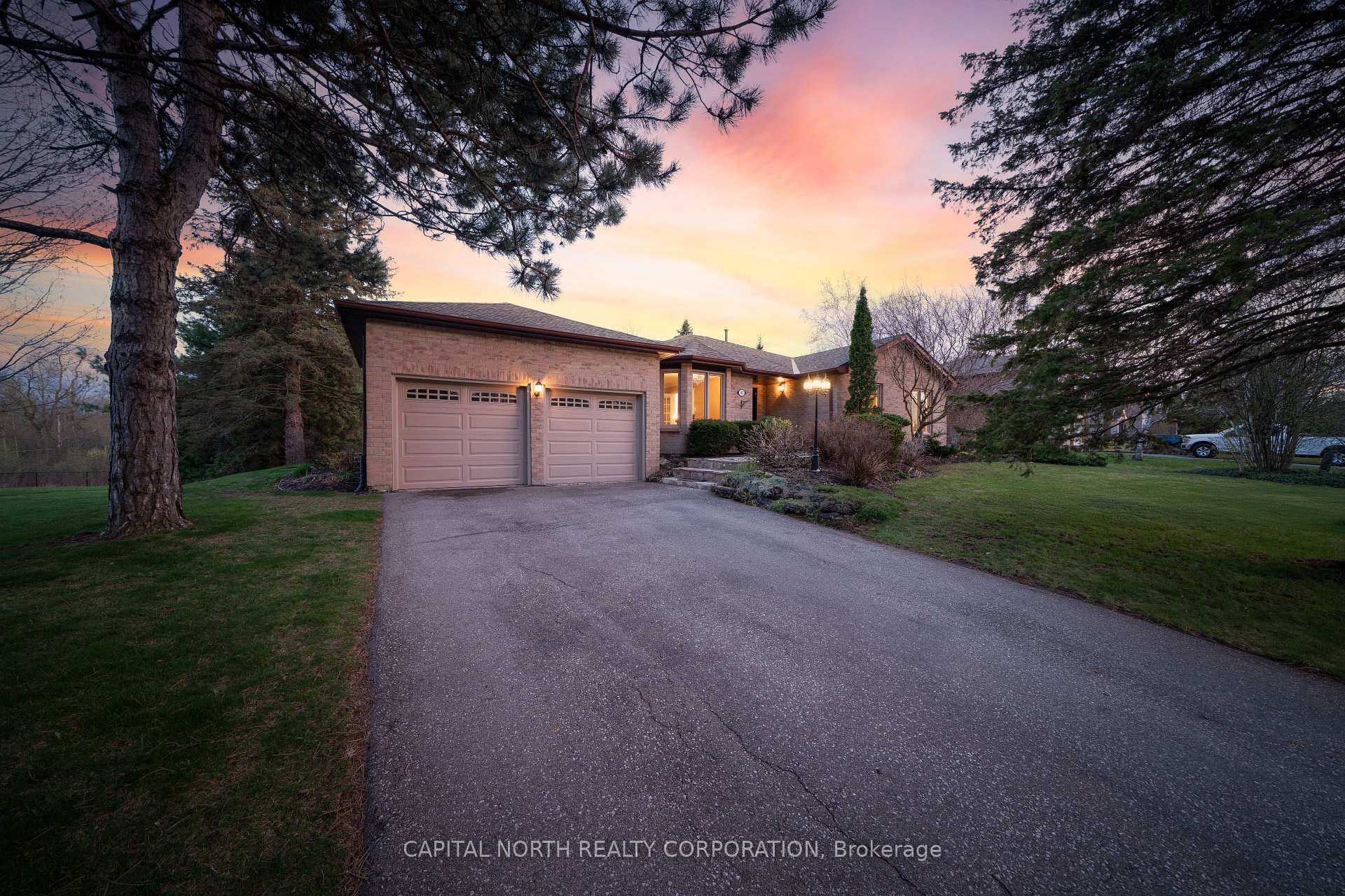 Photo 1 of 47 Burton Grove, King, King City — HOMEH