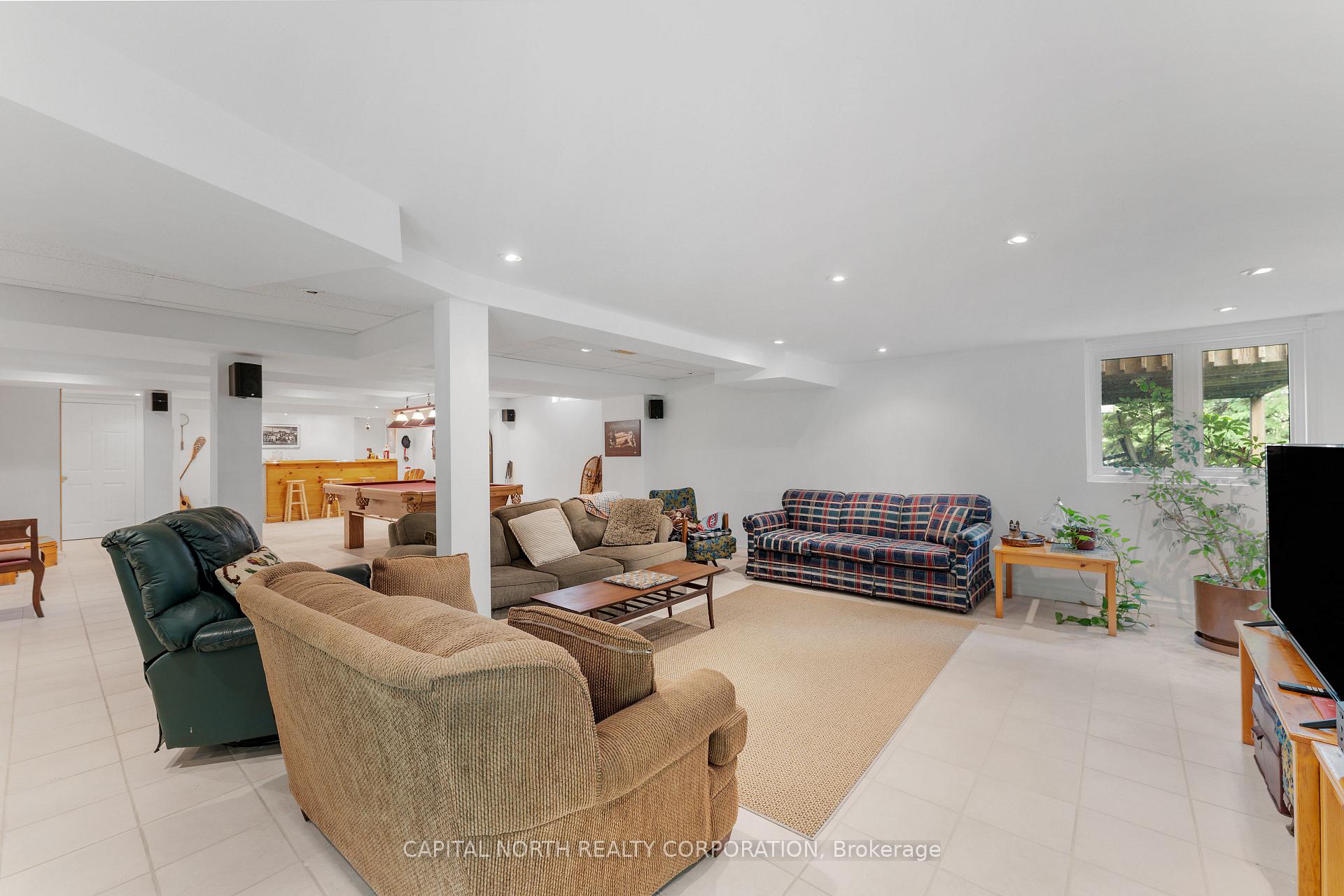 Photo 34 of 47 Burton Grove, King, King City — HOMEH
