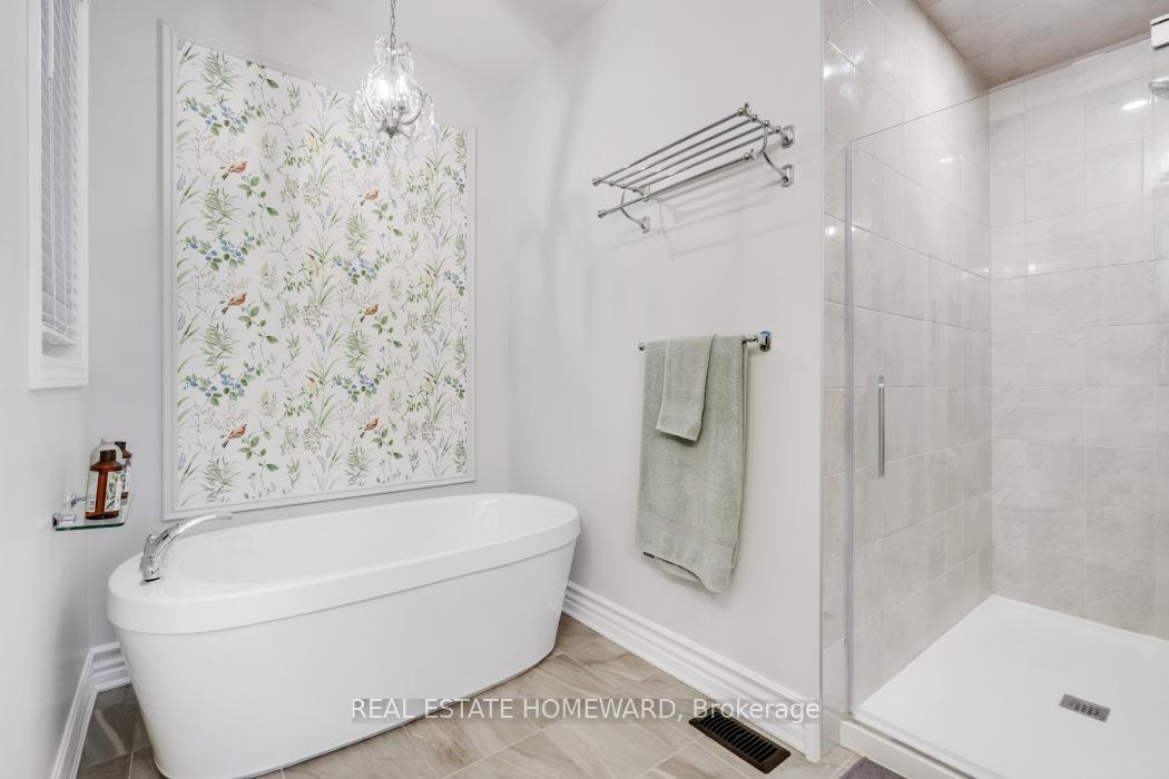 Photo 21 of 207 Cranesbill Road, Ottawa, Kanata - Emerald Meadows/Trailwest — HOMEH