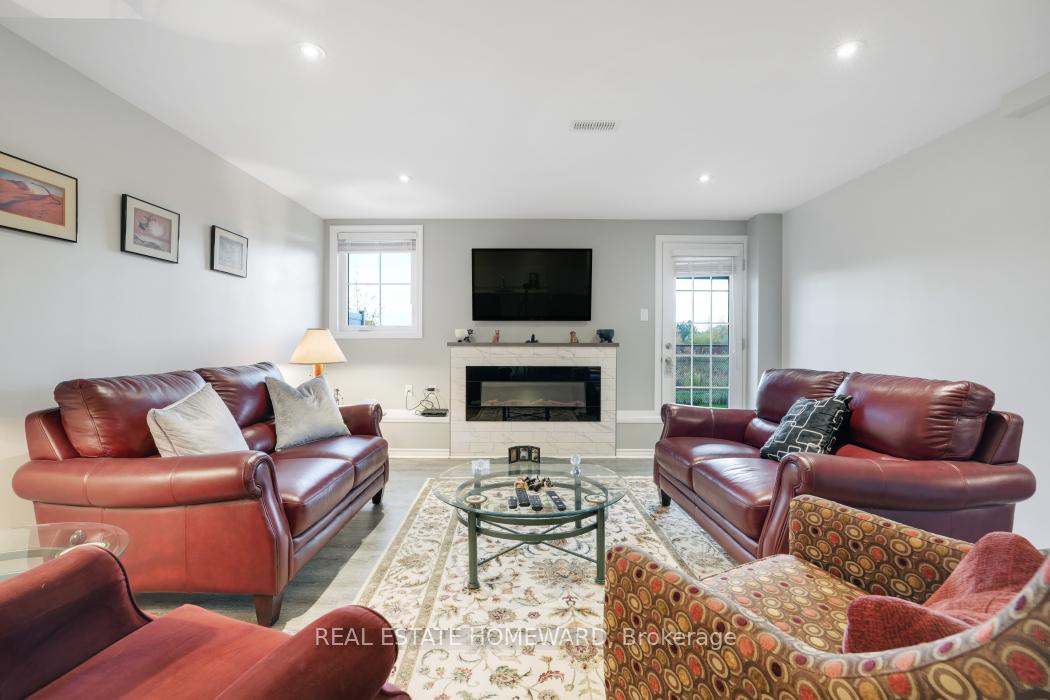 Photo 24 of 207 Cranesbill Road, Ottawa, Kanata - Emerald Meadows/Trailwest — HOMEH