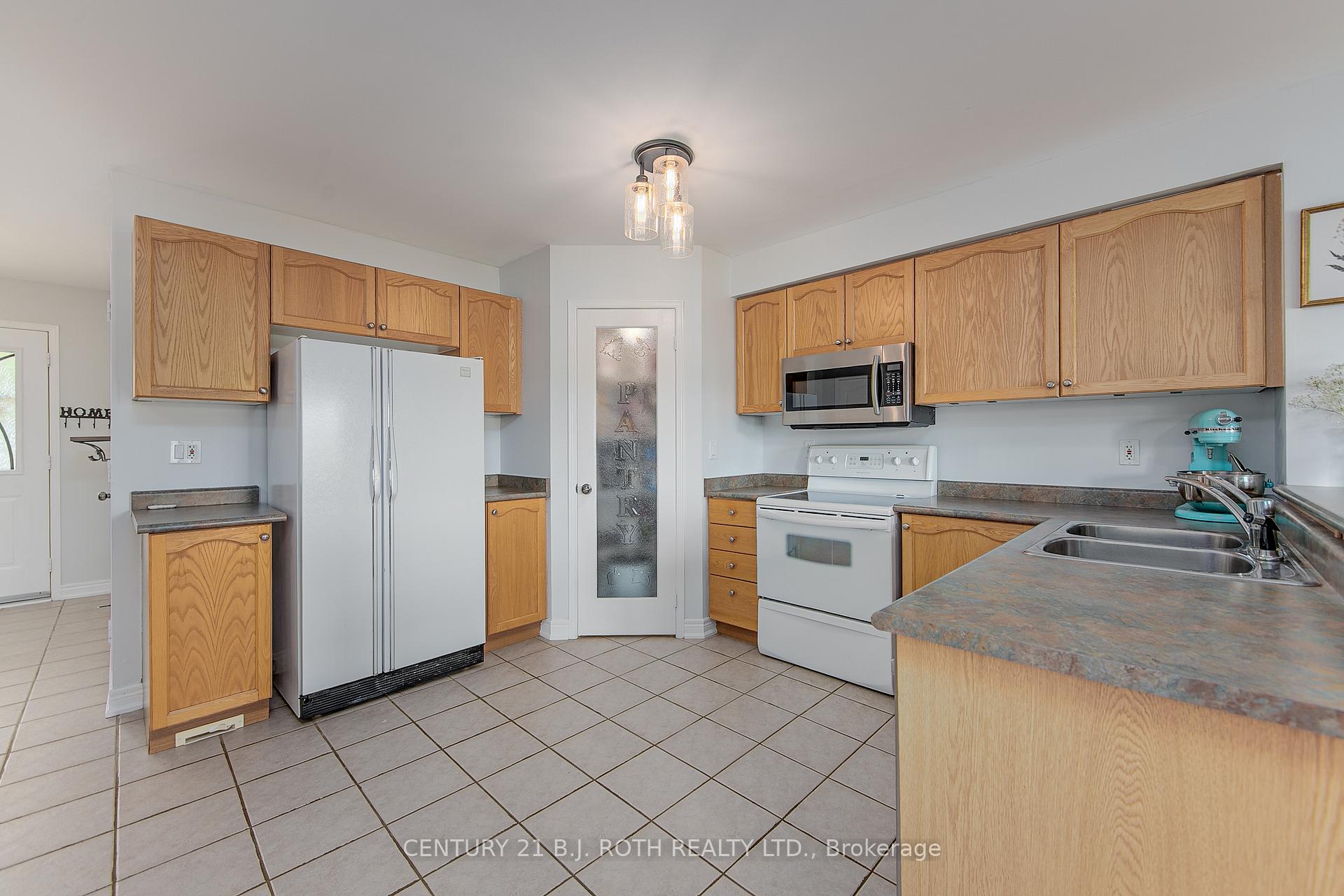 Photo 9 of 1192 Booth Avenue, Innisfil, Alcona — HOMEH