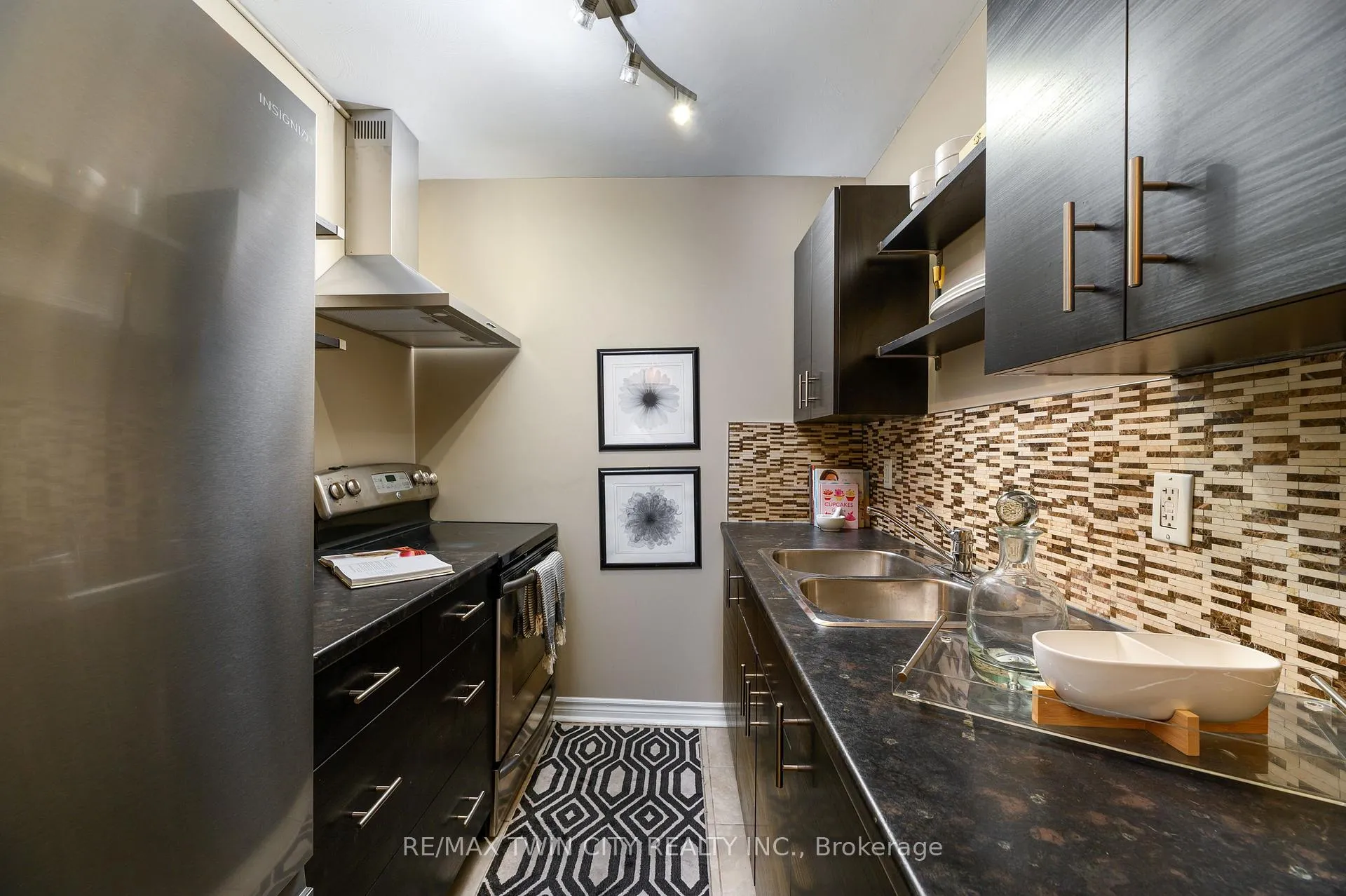 Photo 9 of Unit 304, 200 Charlton Avenue E, Hamilton, Corktown — HOMEH