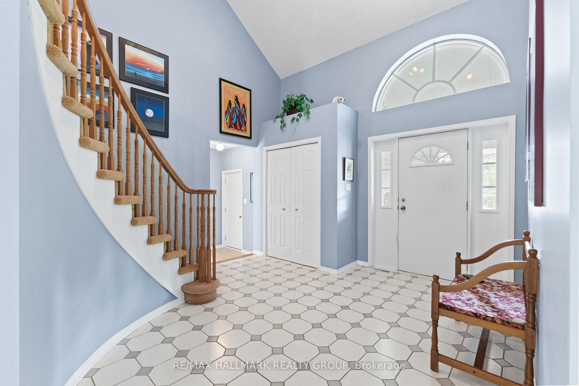 Photo 3 of 1103 Rideau Bend Crescent, Ottawa, Manotick East to Manotick Station — HOMEH