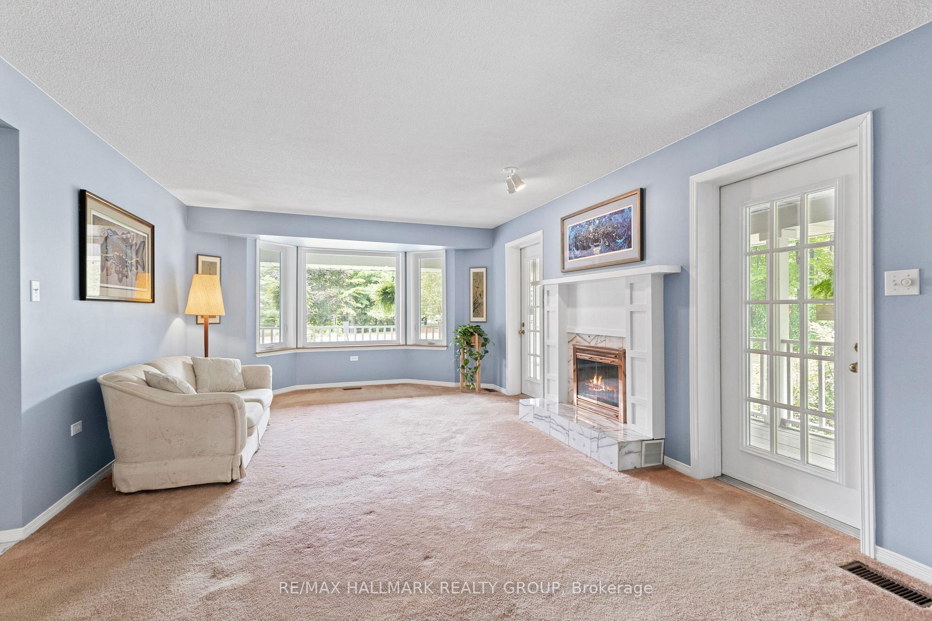 Photo 5 of 1103 Rideau Bend Crescent, Ottawa, Manotick East to Manotick Station — HOMEH