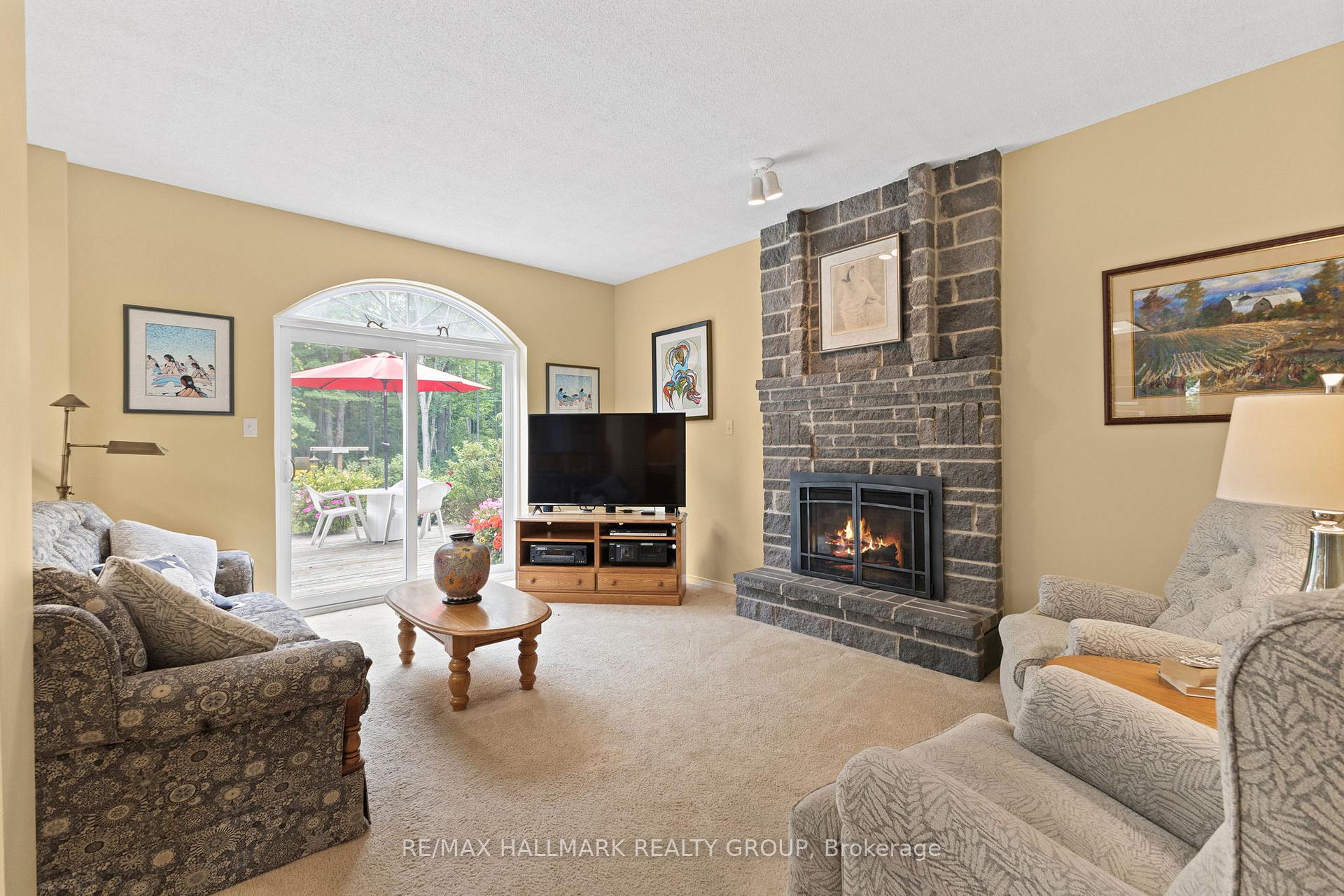 Photo 9 of 1103 Rideau Bend Crescent, Ottawa, Manotick East to Manotick Station — HOMEH
