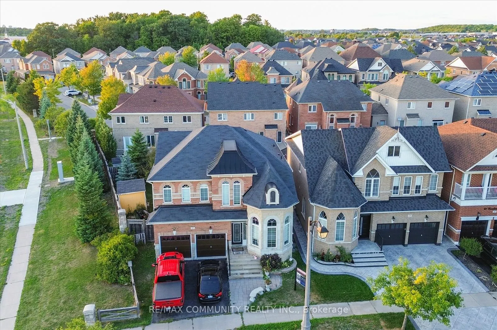 Photo 6 of 37 Condarcuri Crescent, Markham, Box Grove — HOMEH