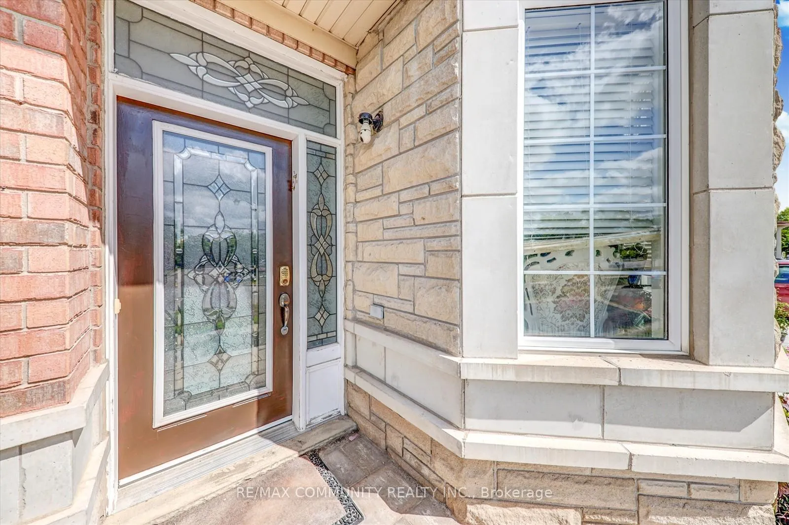 Photo 10 of 37 Condarcuri Crescent, Markham, Box Grove — HOMEH