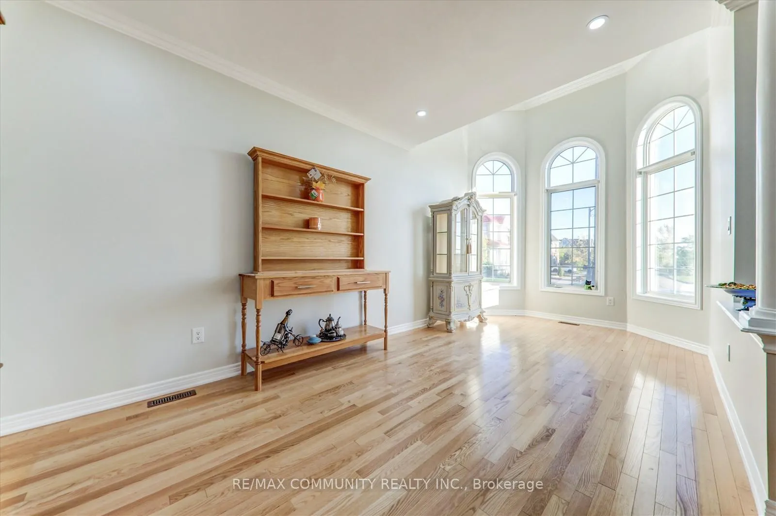 Photo 12 of 37 Condarcuri Crescent, Markham, Box Grove — HOMEH