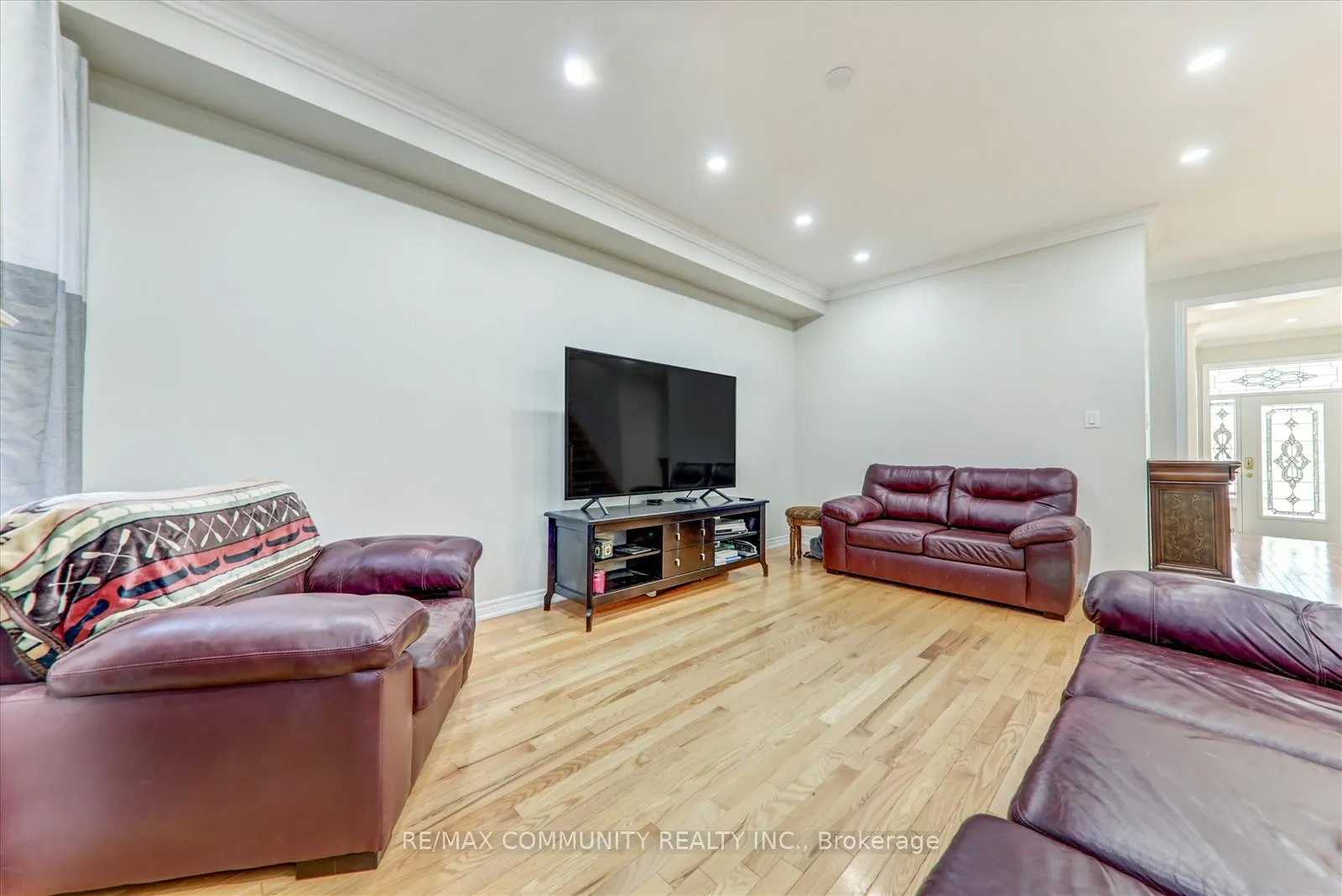 Photo 18 of 37 Condarcuri Crescent, Markham, Box Grove — HOMEH