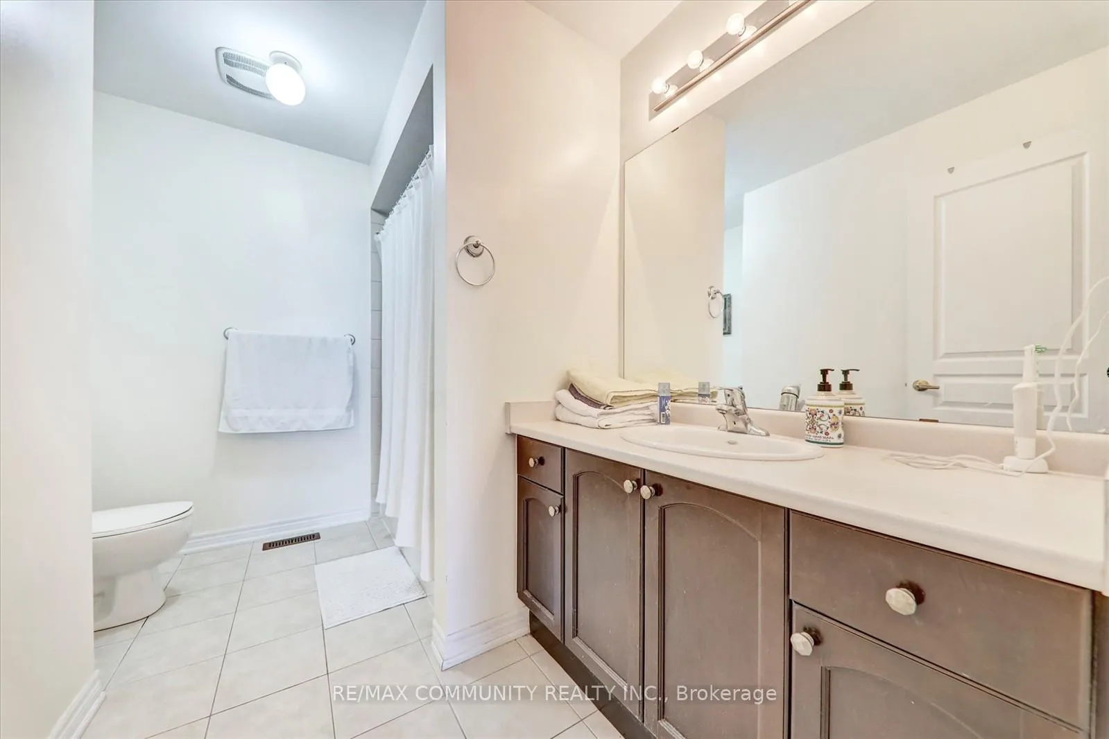 Photo 32 of 37 Condarcuri Crescent, Markham, Box Grove — HOMEH