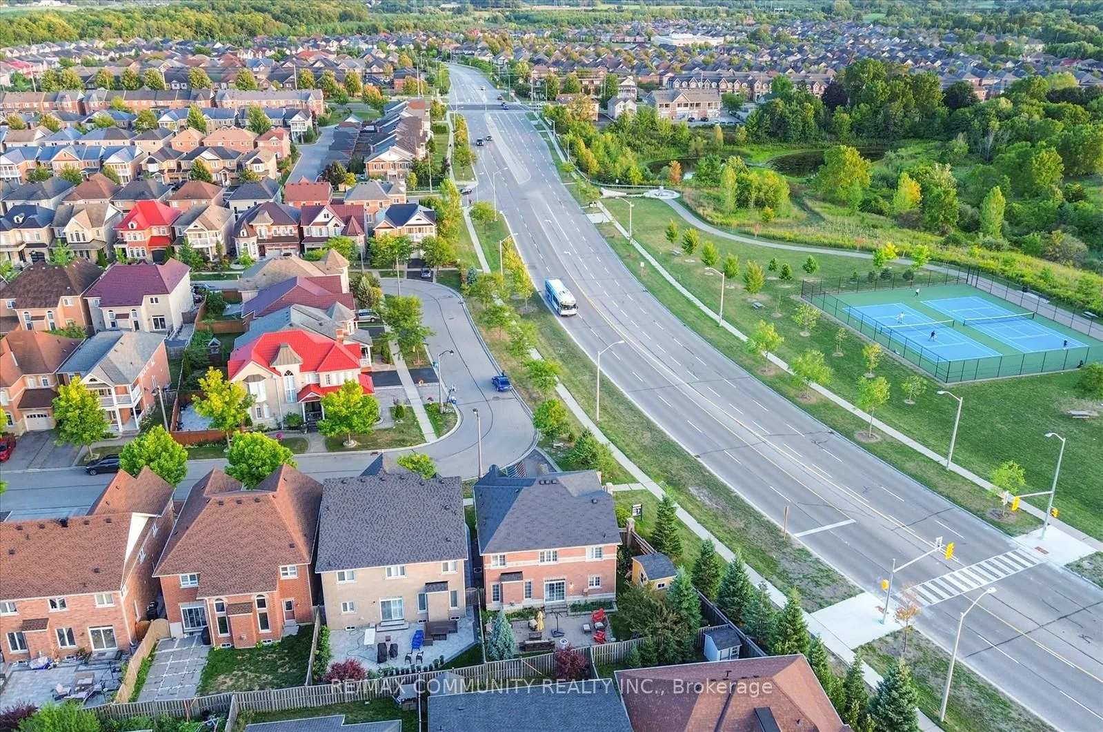 Photo 42 of 37 Condarcuri Crescent, Markham, Box Grove — HOMEH