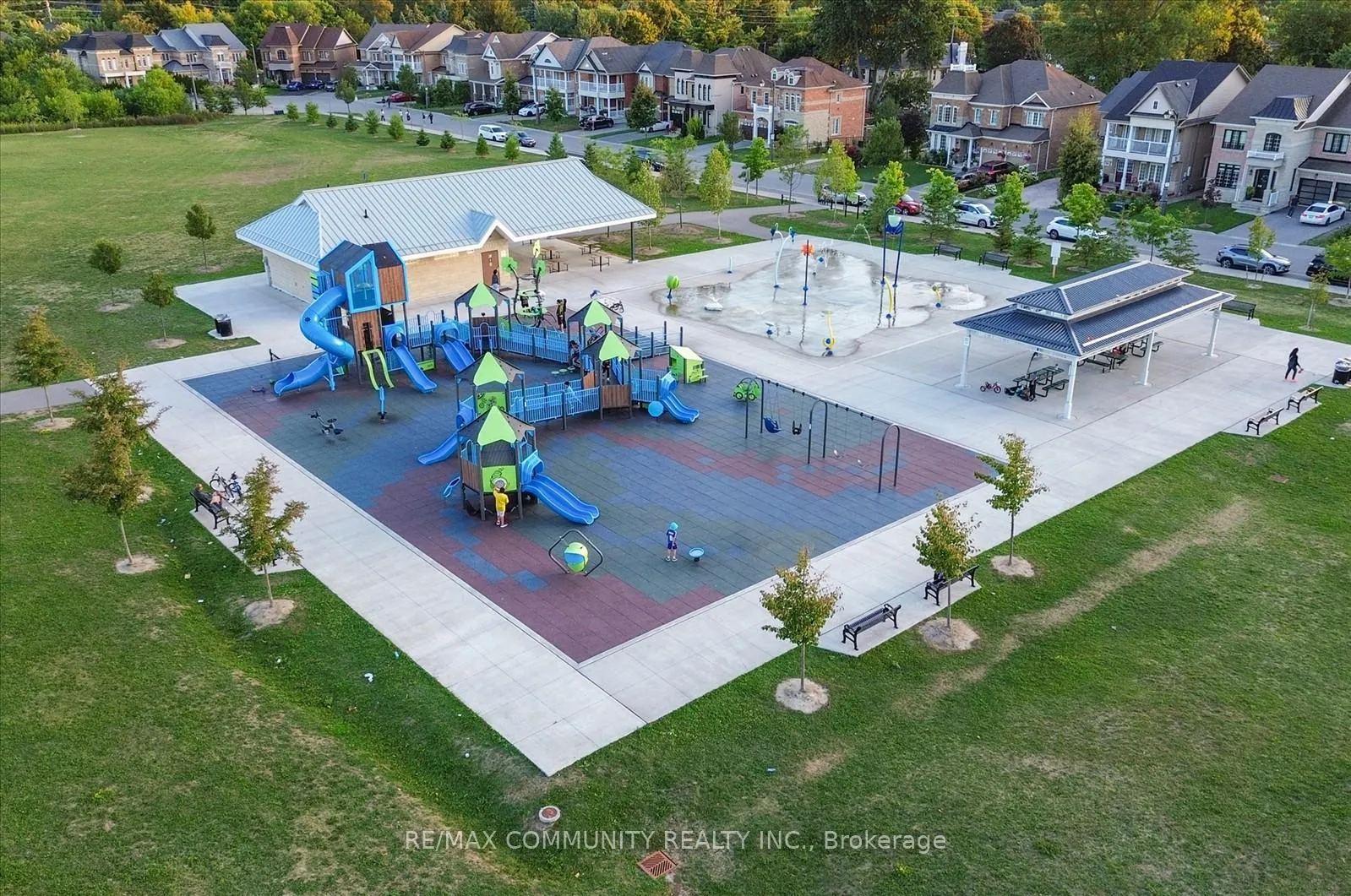 Photo 47 of 37 Condarcuri Crescent, Markham, Box Grove — HOMEH