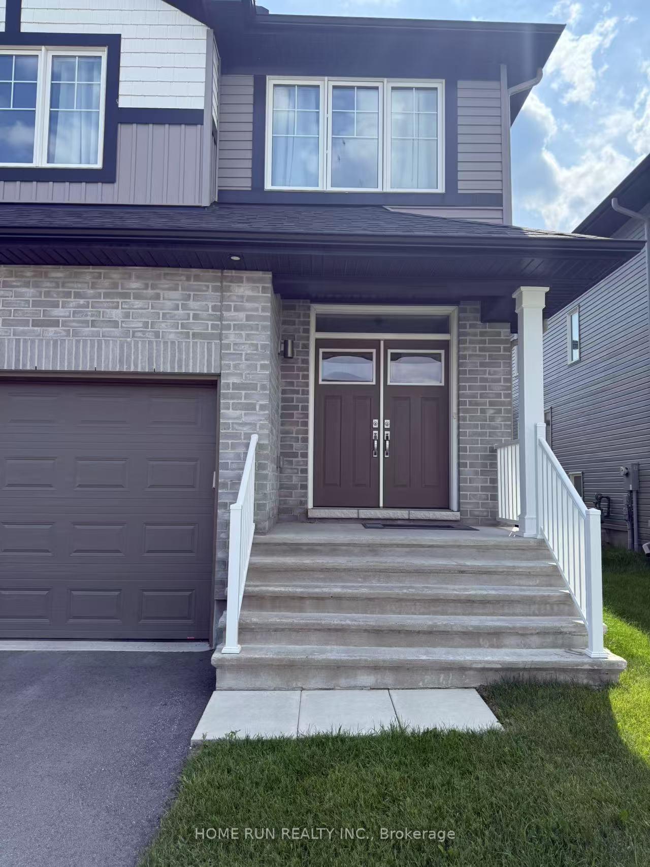 Photo 2 of 802 Paseana Place SW, Ottawa, Kanata - Emerald Meadows/Trailwest — HOMEH