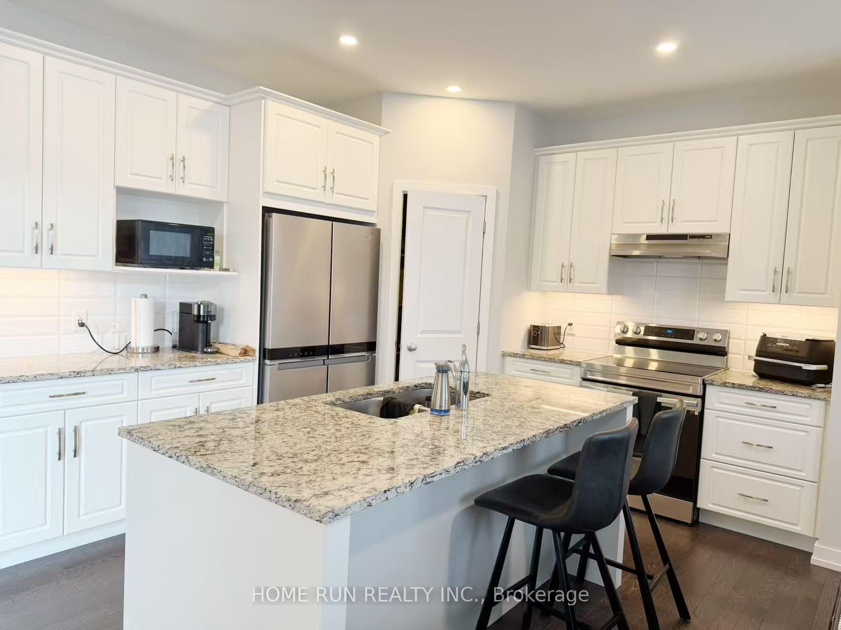 Photo 11 of 802 Paseana Place SW, Ottawa, Kanata - Emerald Meadows/Trailwest — HOMEH