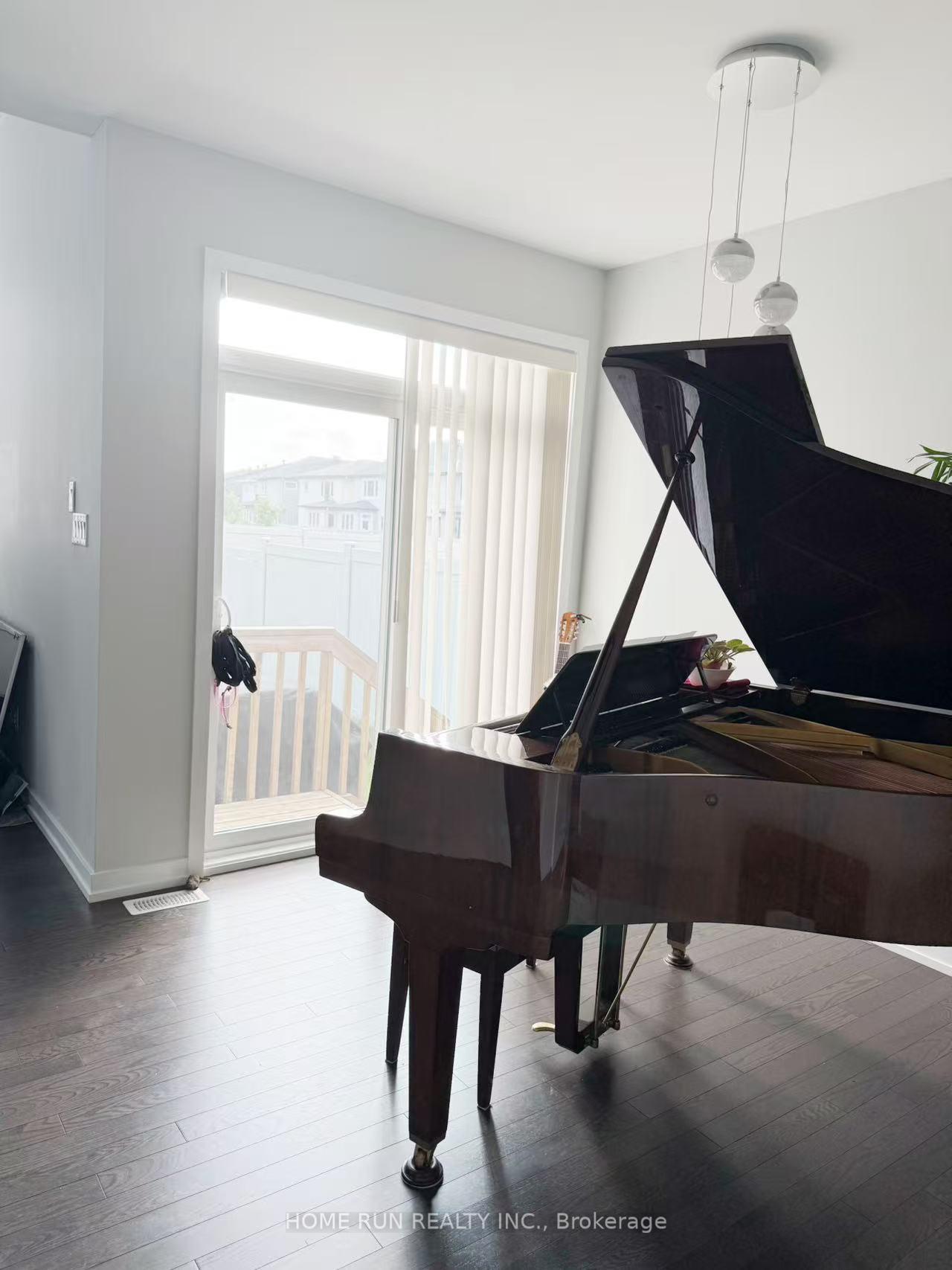 Photo 12 of 802 Paseana Place SW, Ottawa, Kanata - Emerald Meadows/Trailwest — HOMEH