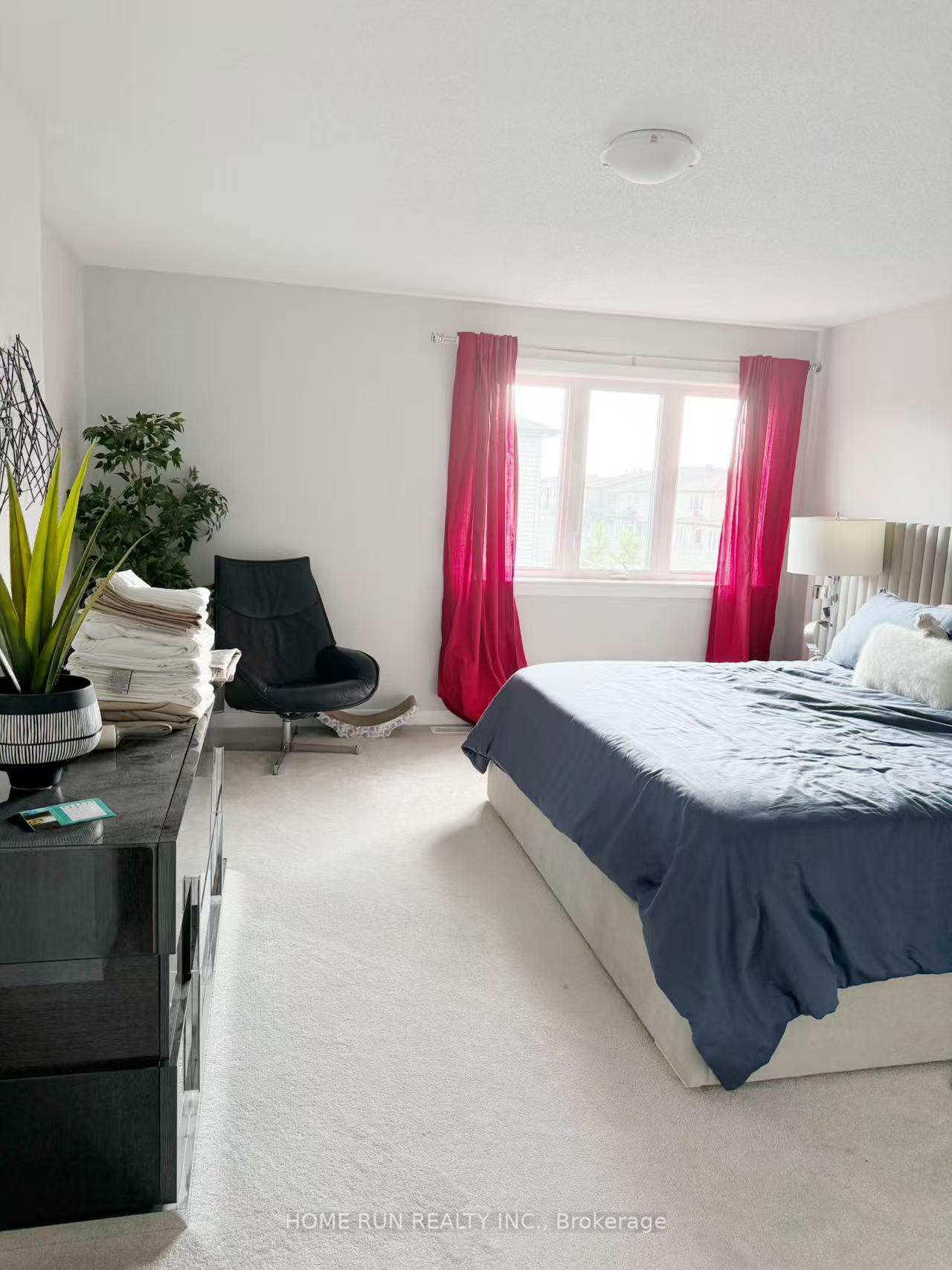Photo 15 of 802 Paseana Place SW, Ottawa, Kanata - Emerald Meadows/Trailwest — HOMEH