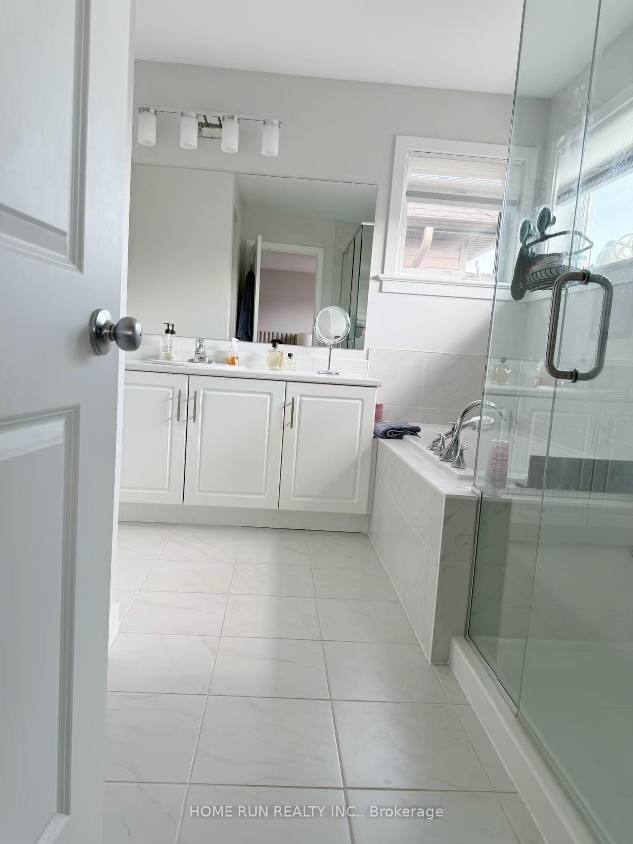 Photo 16 of 802 Paseana Place SW, Ottawa, Kanata - Emerald Meadows/Trailwest — HOMEH